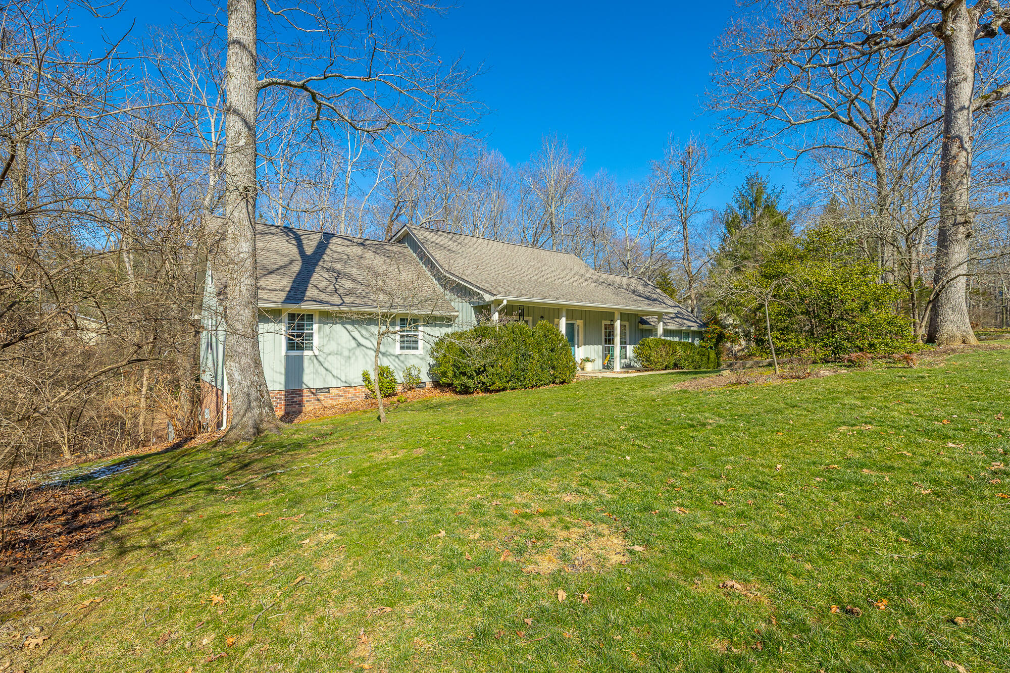 215 Stratford Way