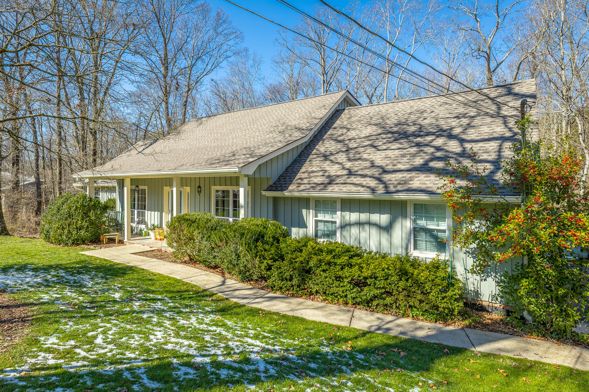 215 Stratford Way