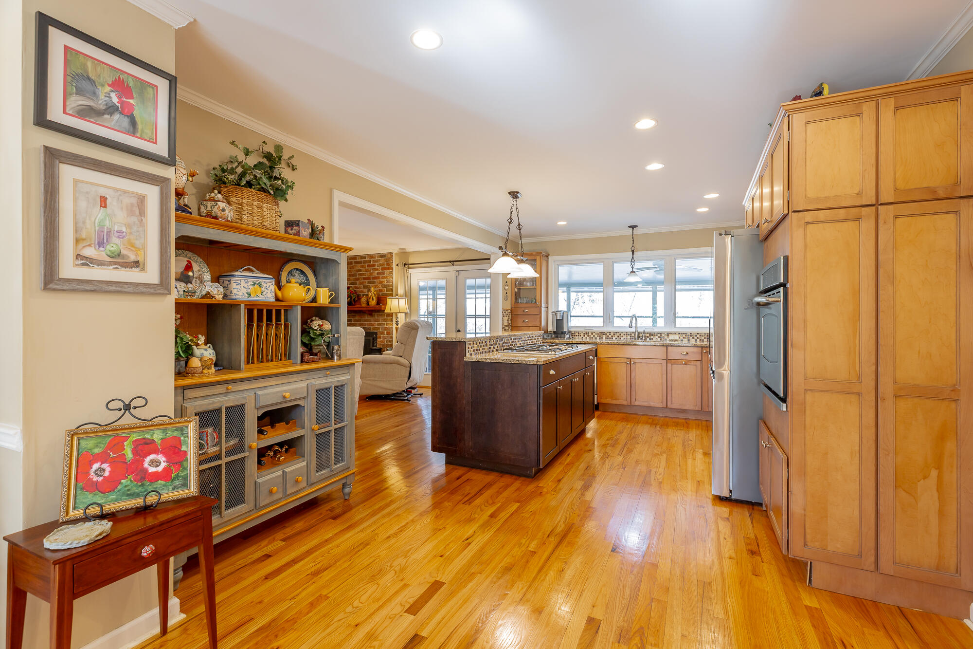 215 Stratford Way