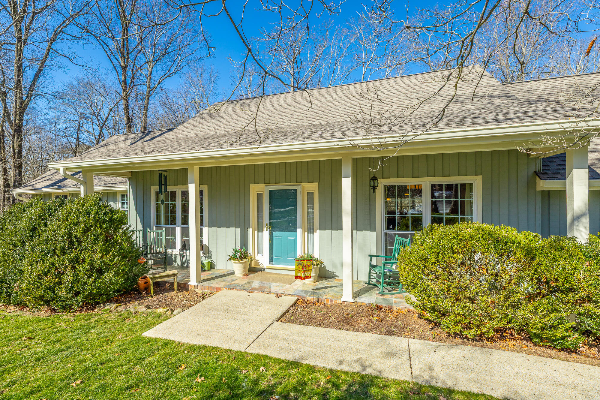 215 Stratford Way