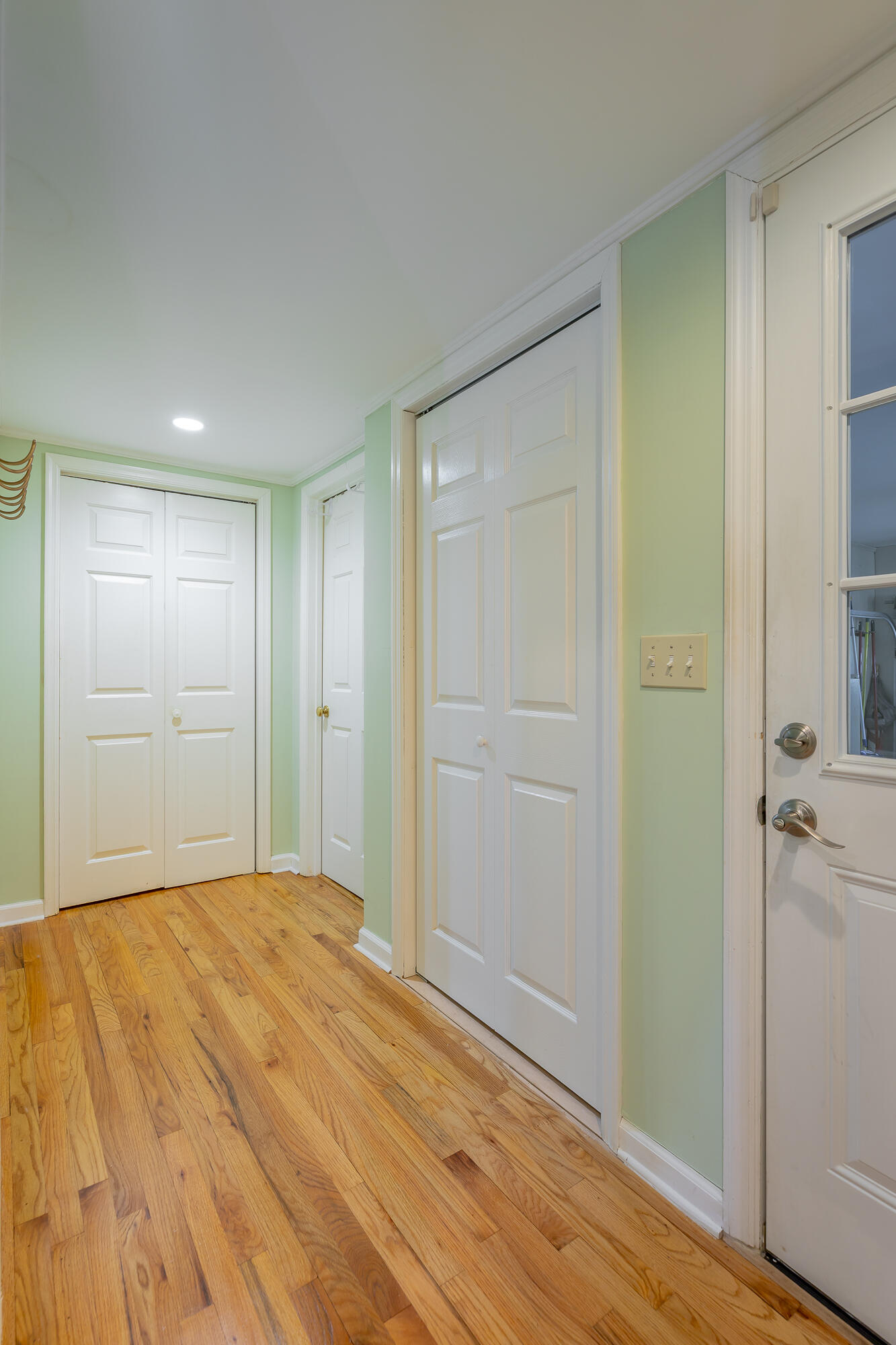215 Stratford Way