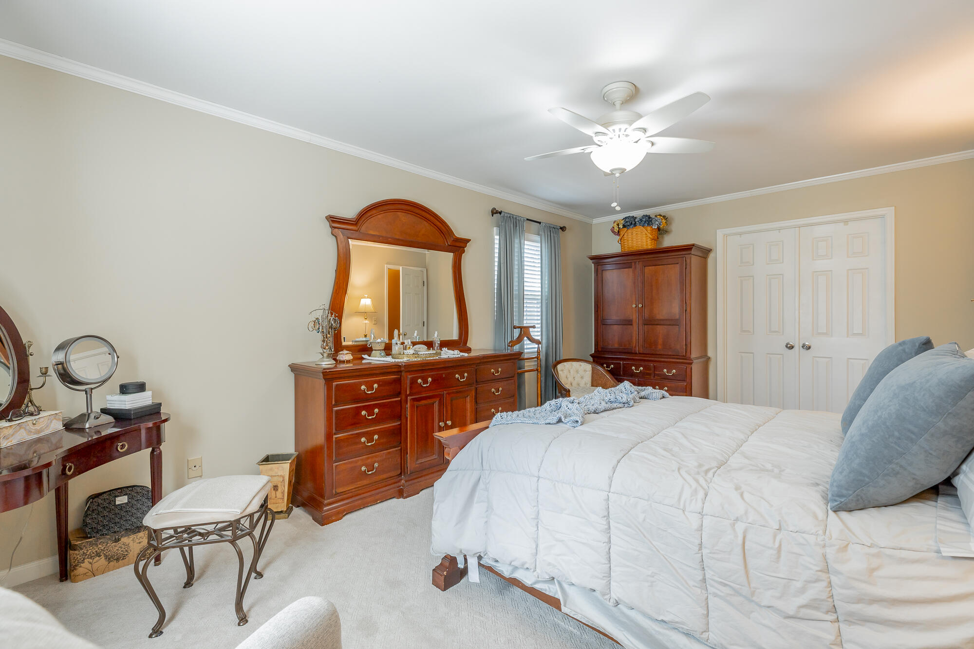 215 Stratford Way