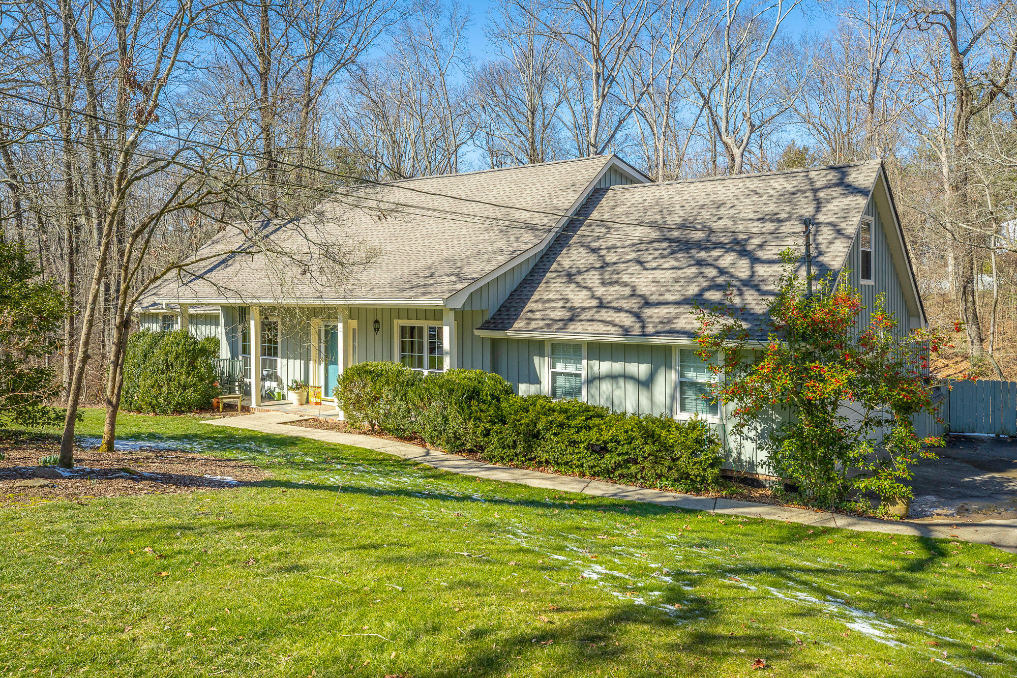 215 Stratford Way