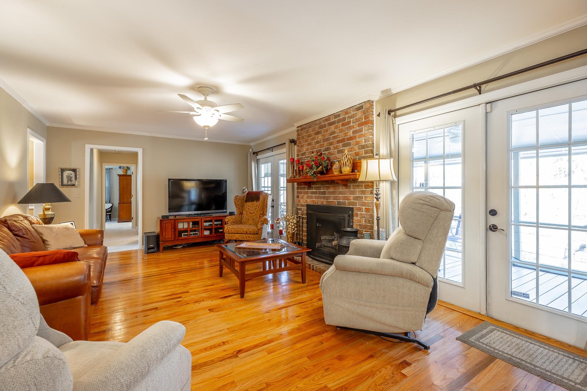 215 Stratford Way