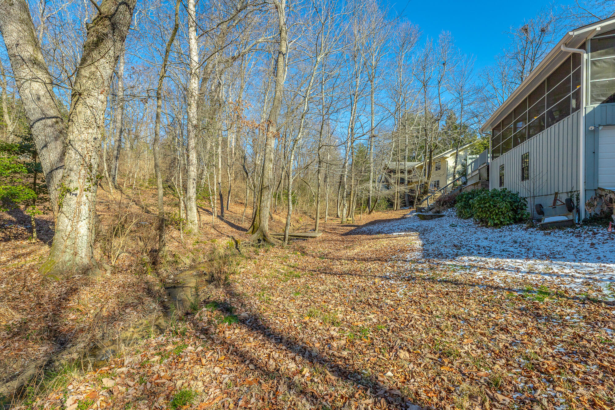 215 Stratford Way