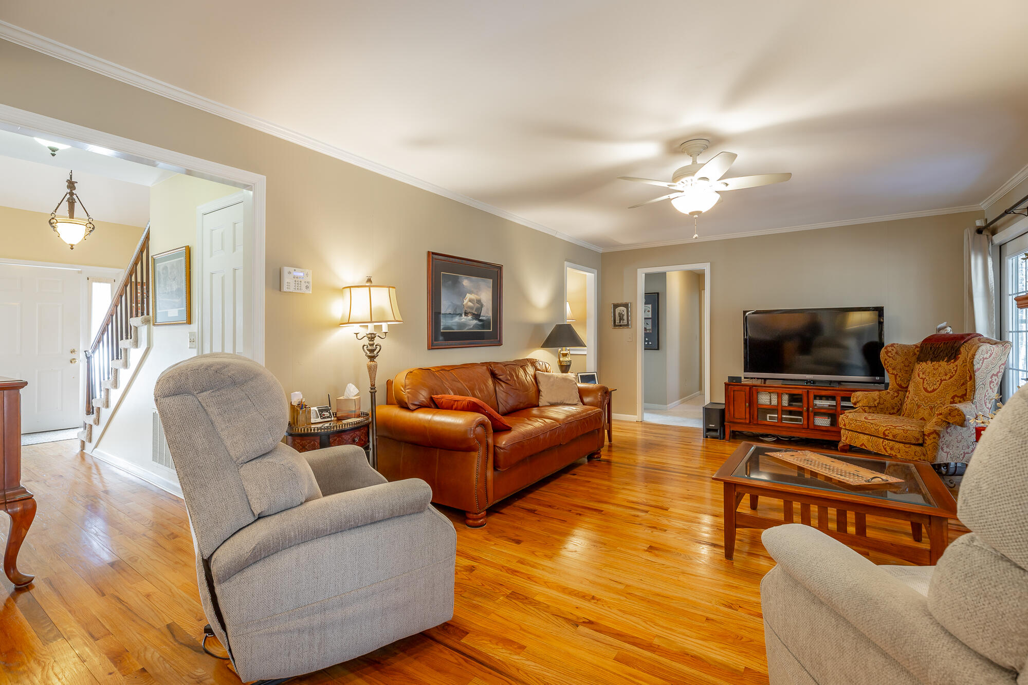 215 Stratford Way