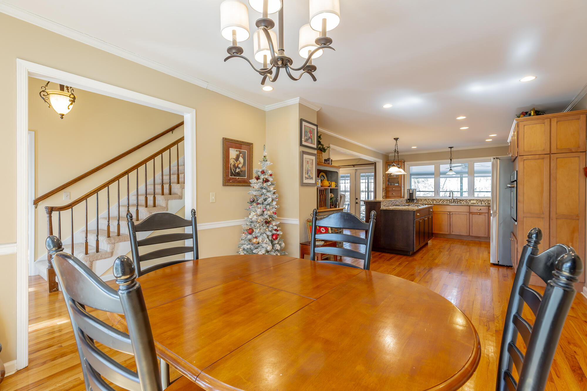 215 Stratford Way