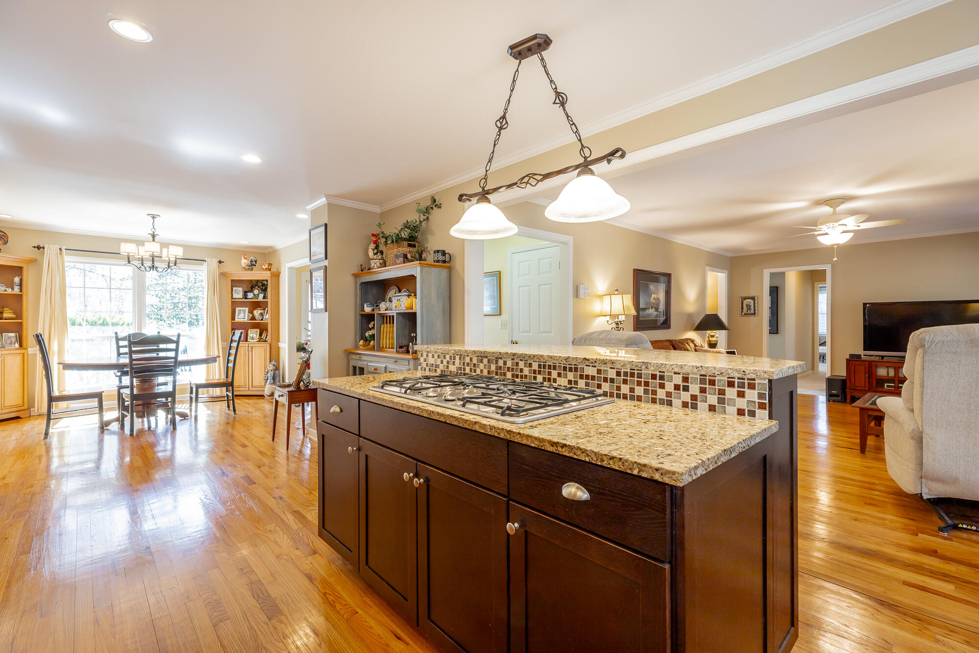 215 Stratford Way