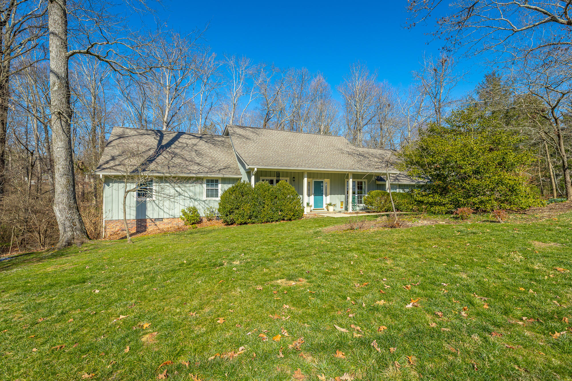 215 Stratford Way