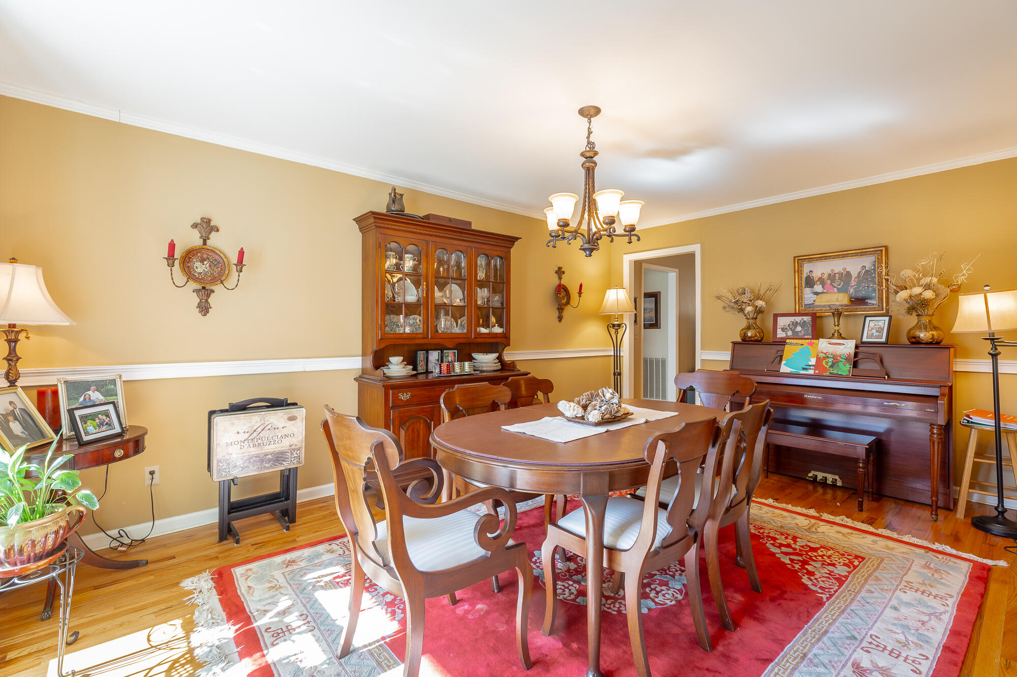 215 Stratford Way