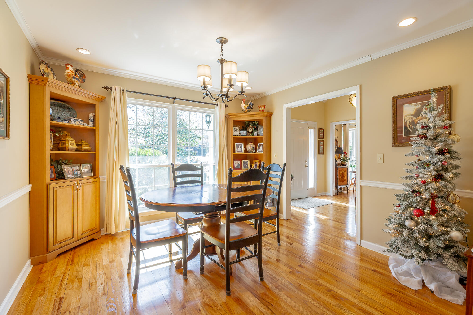 215 Stratford Way