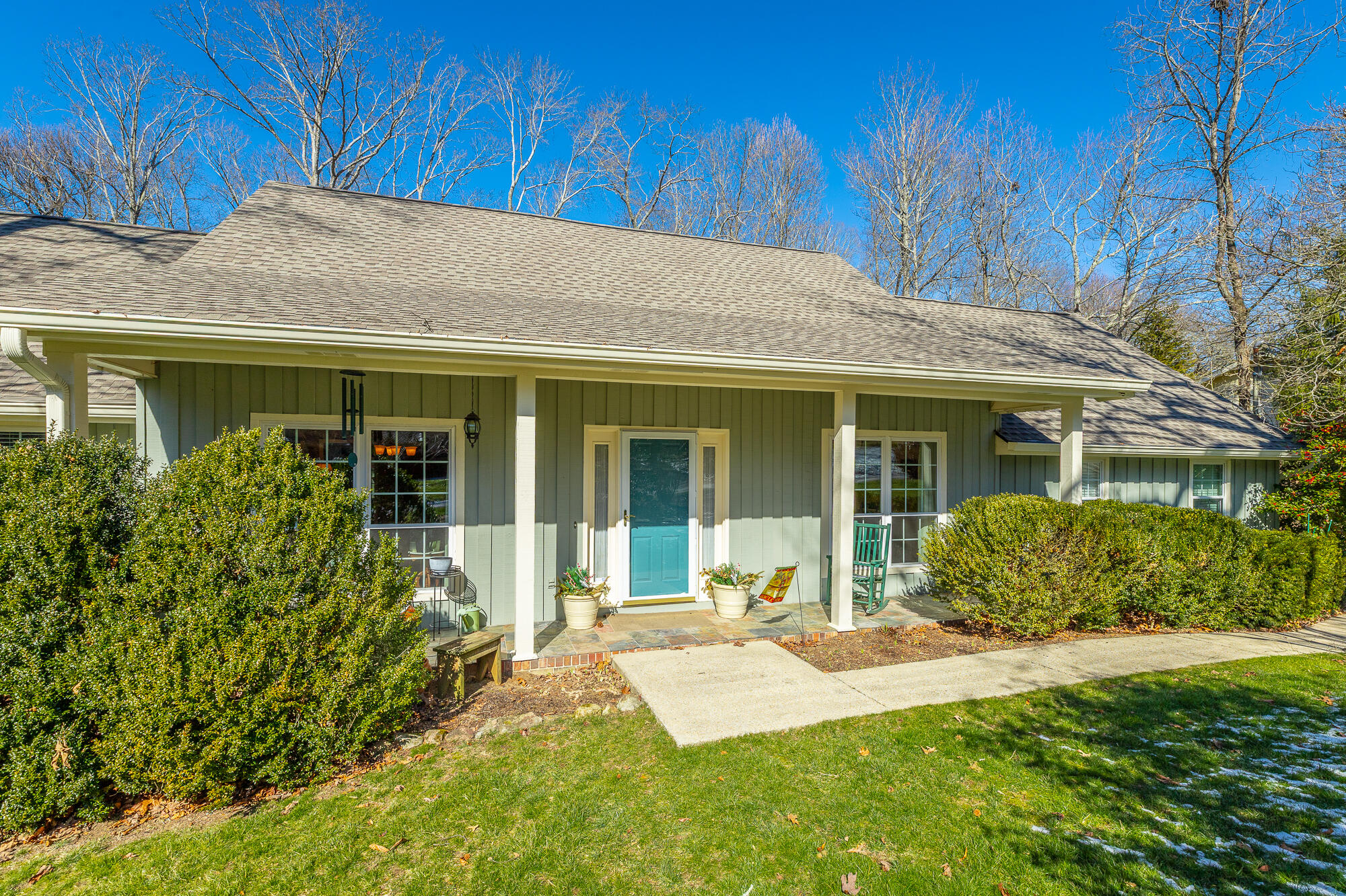 215 Stratford Way