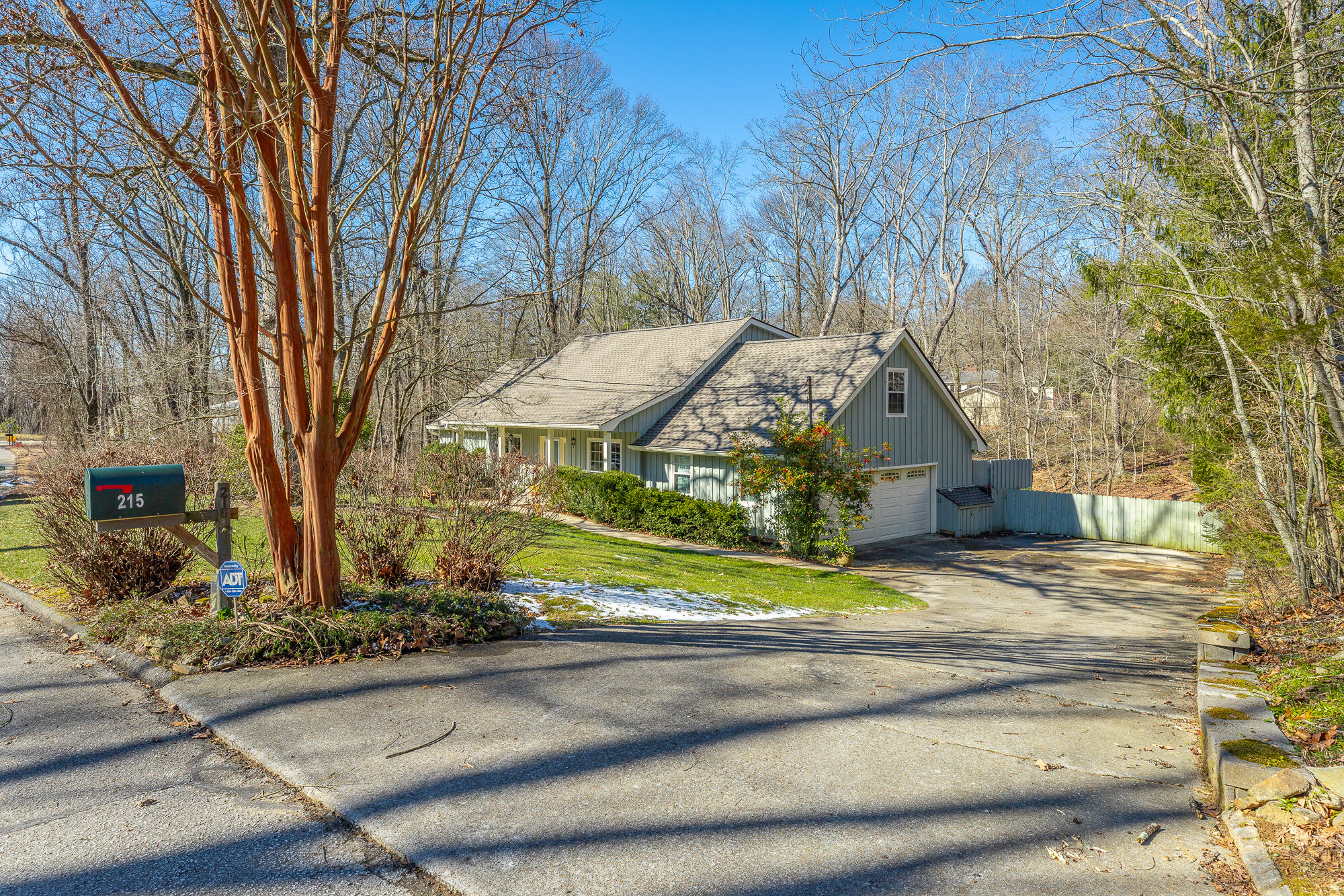 215 Stratford Way