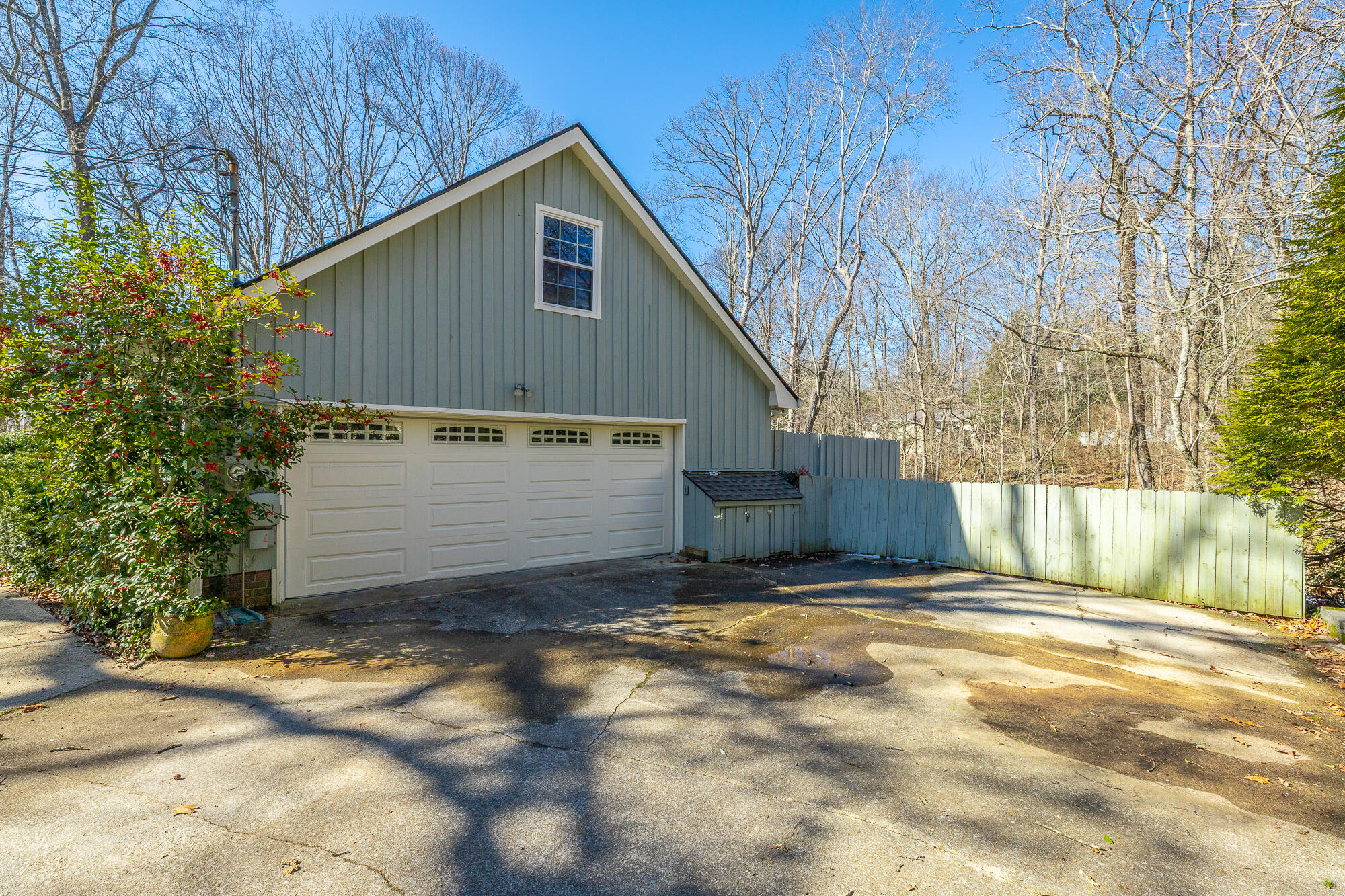215 Stratford Way