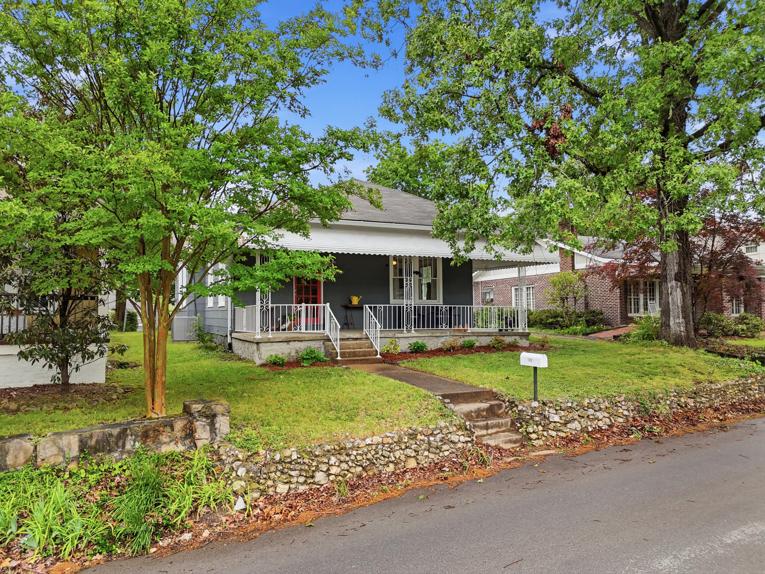 709 Old Dallas Road