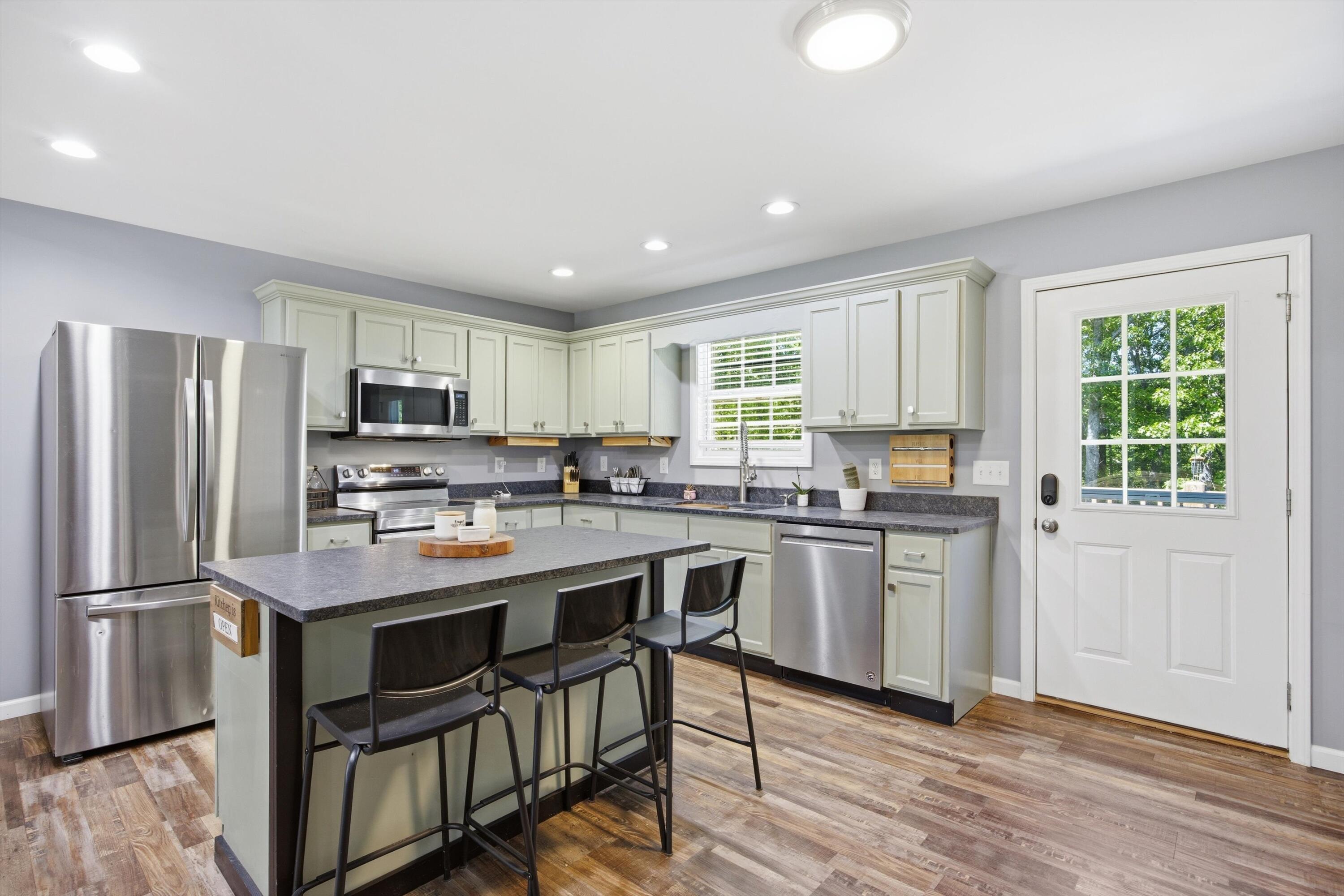 2704 Quarles Road