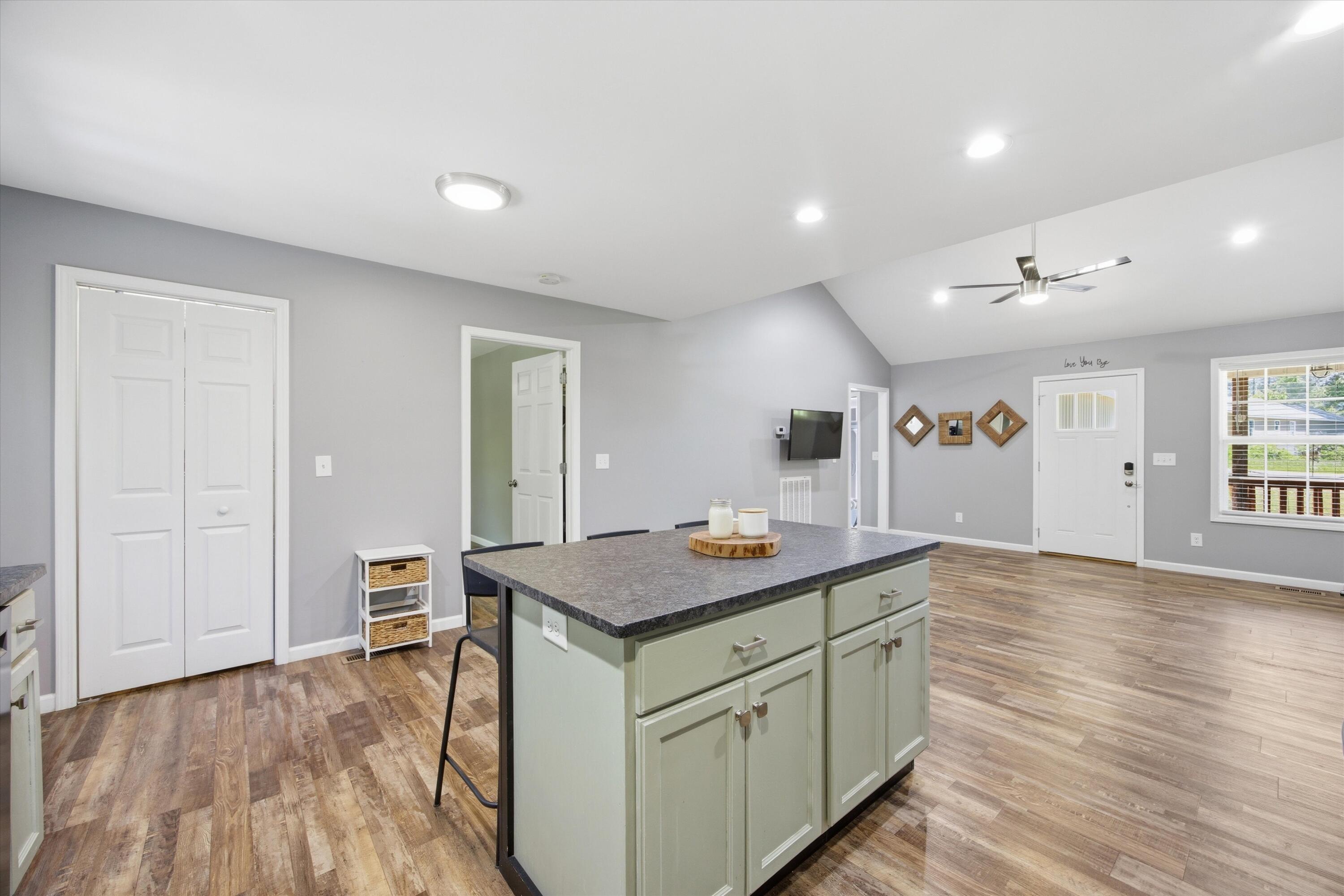 2704 Quarles Road
