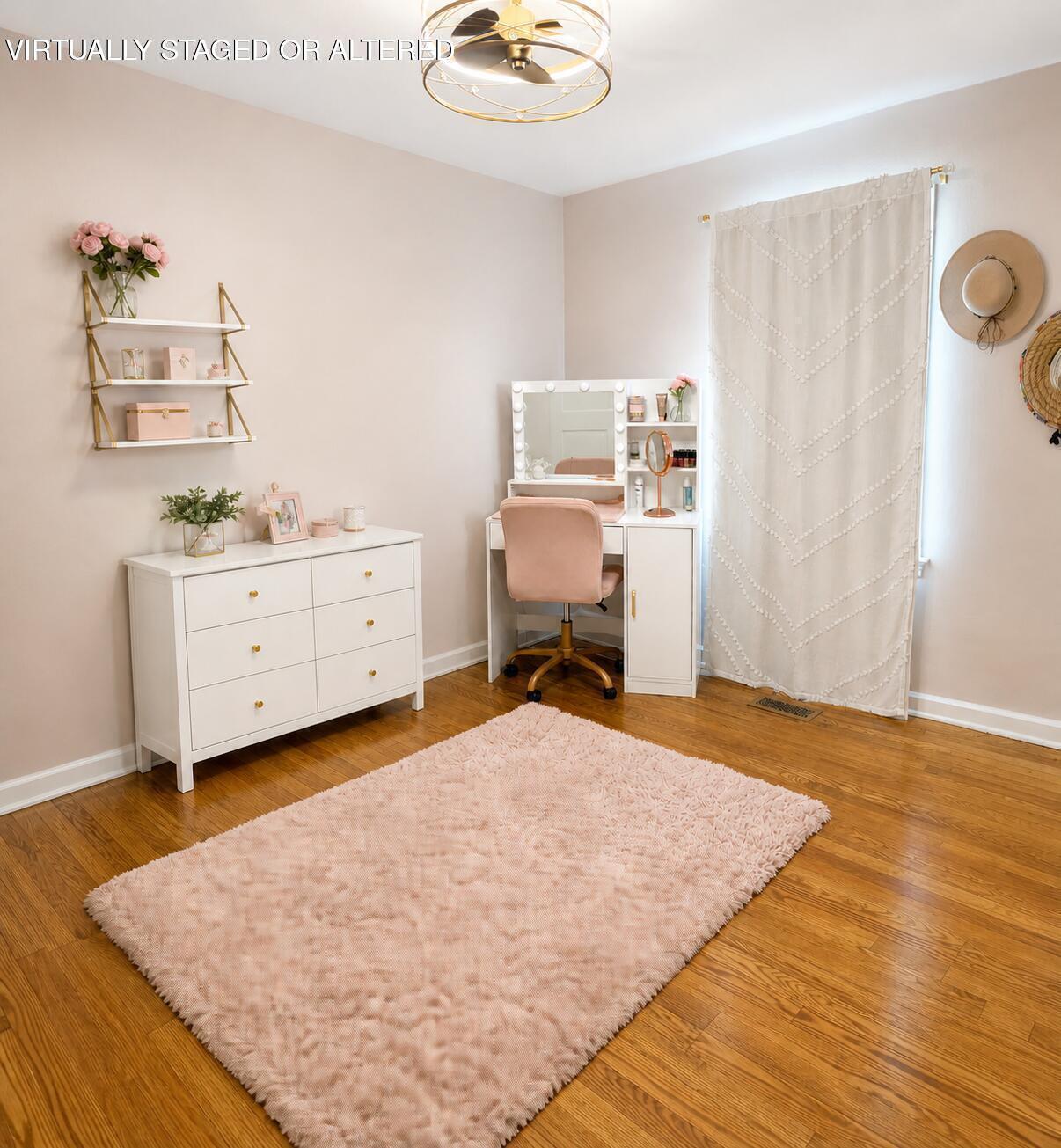 4911 Carolyn Lane