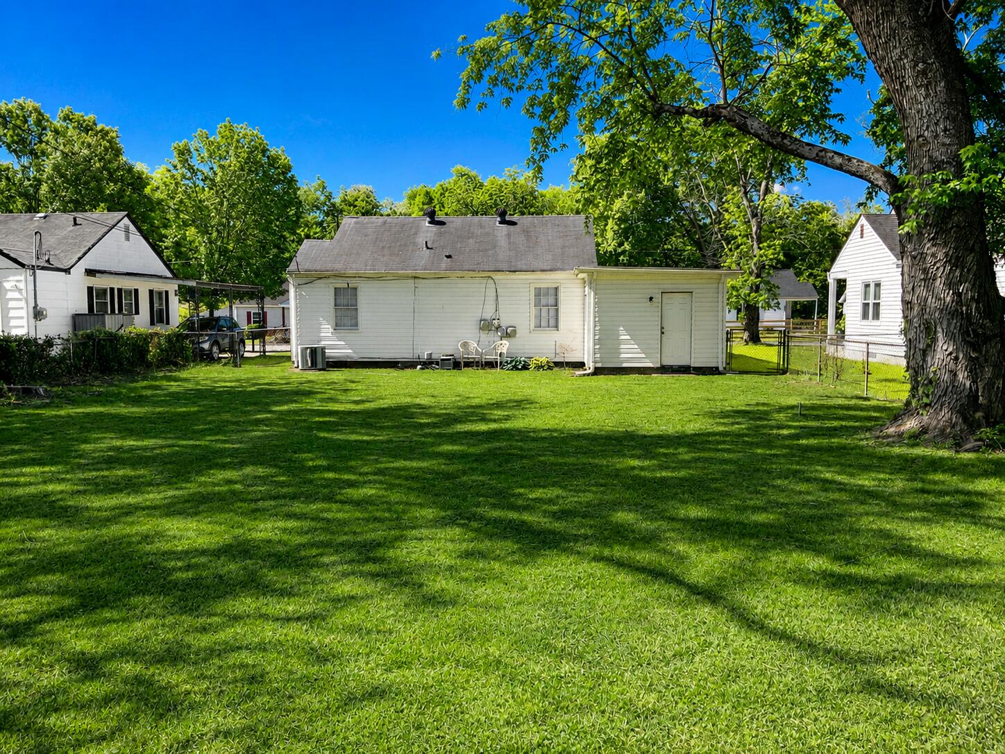 4911 Carolyn Lane