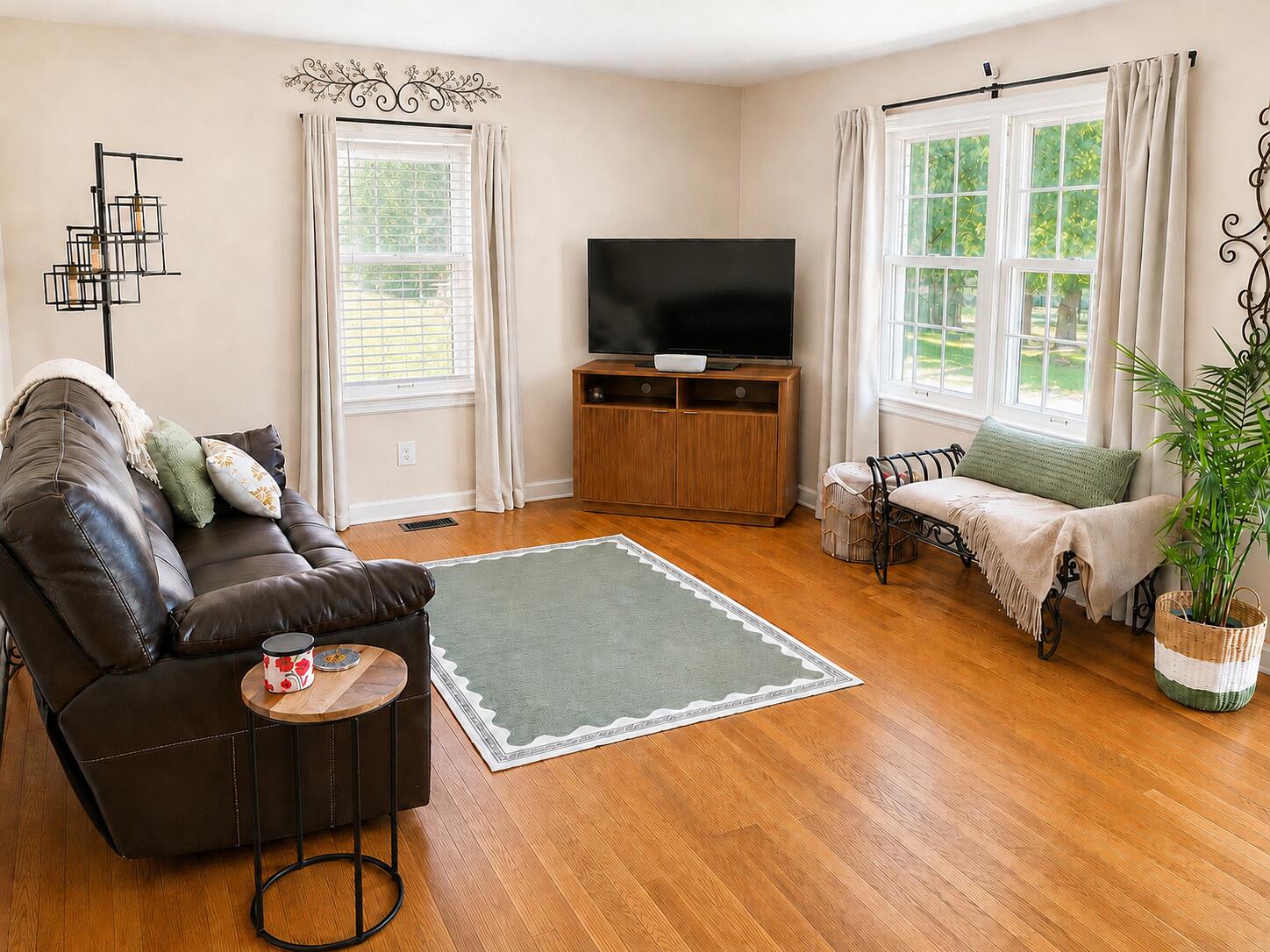 4911 Carolyn Lane