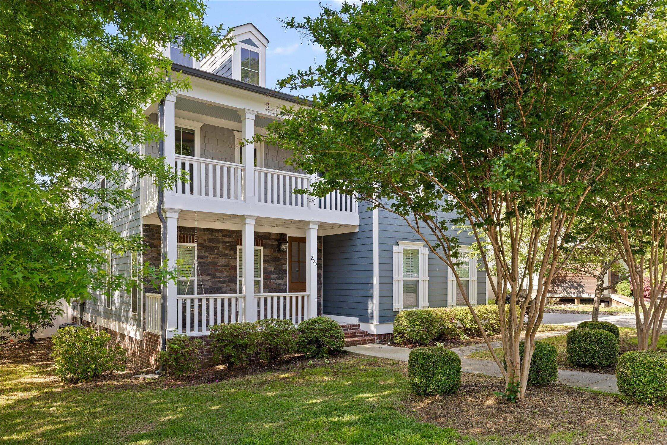 200 W Peak Street