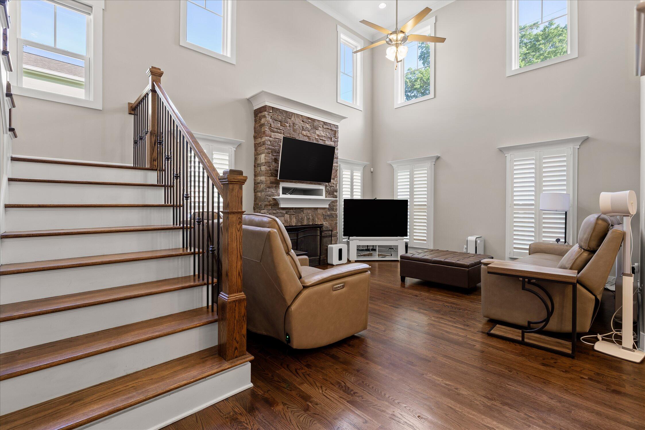 200 W Peak Street