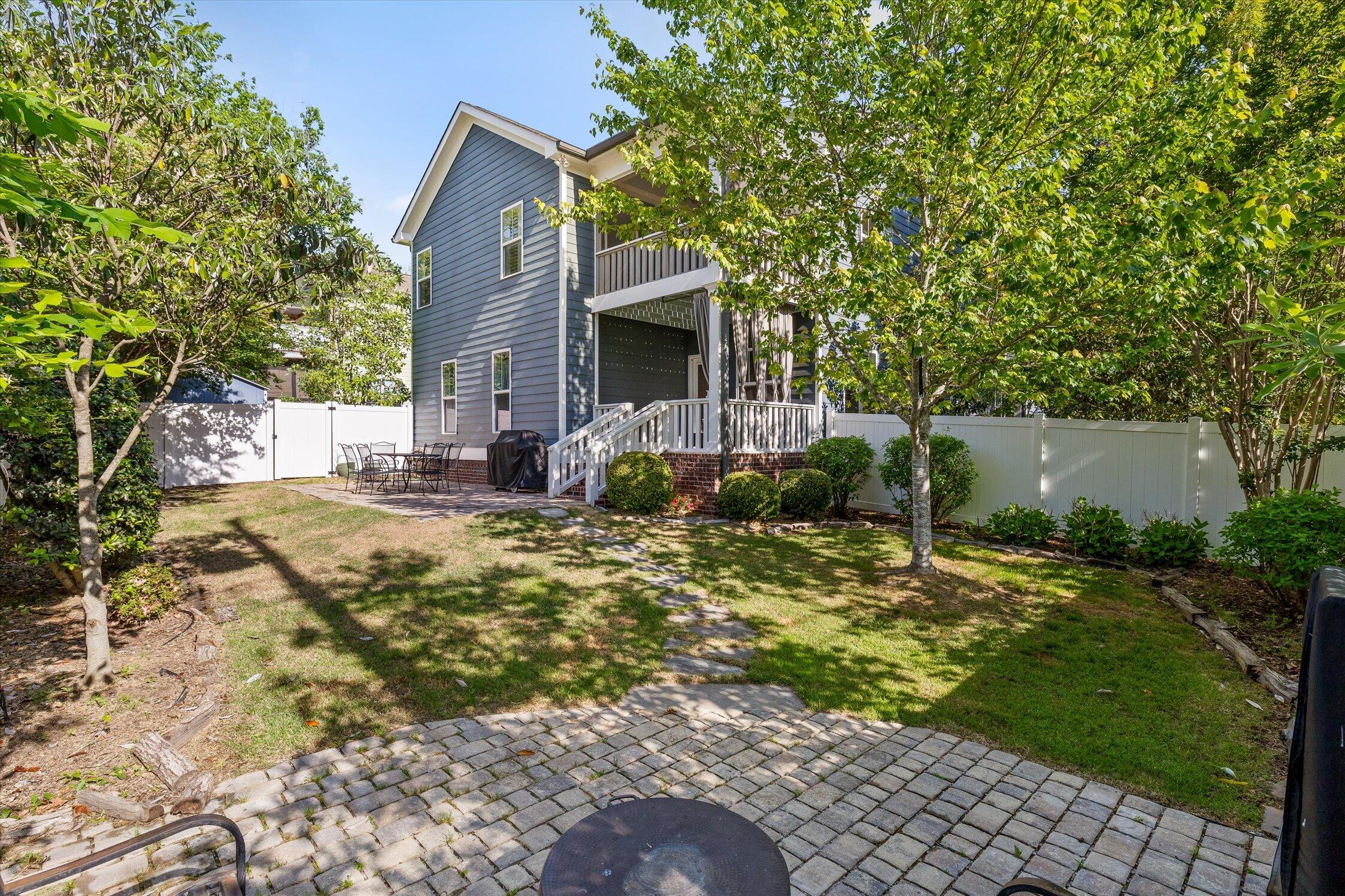 200 W Peak Street