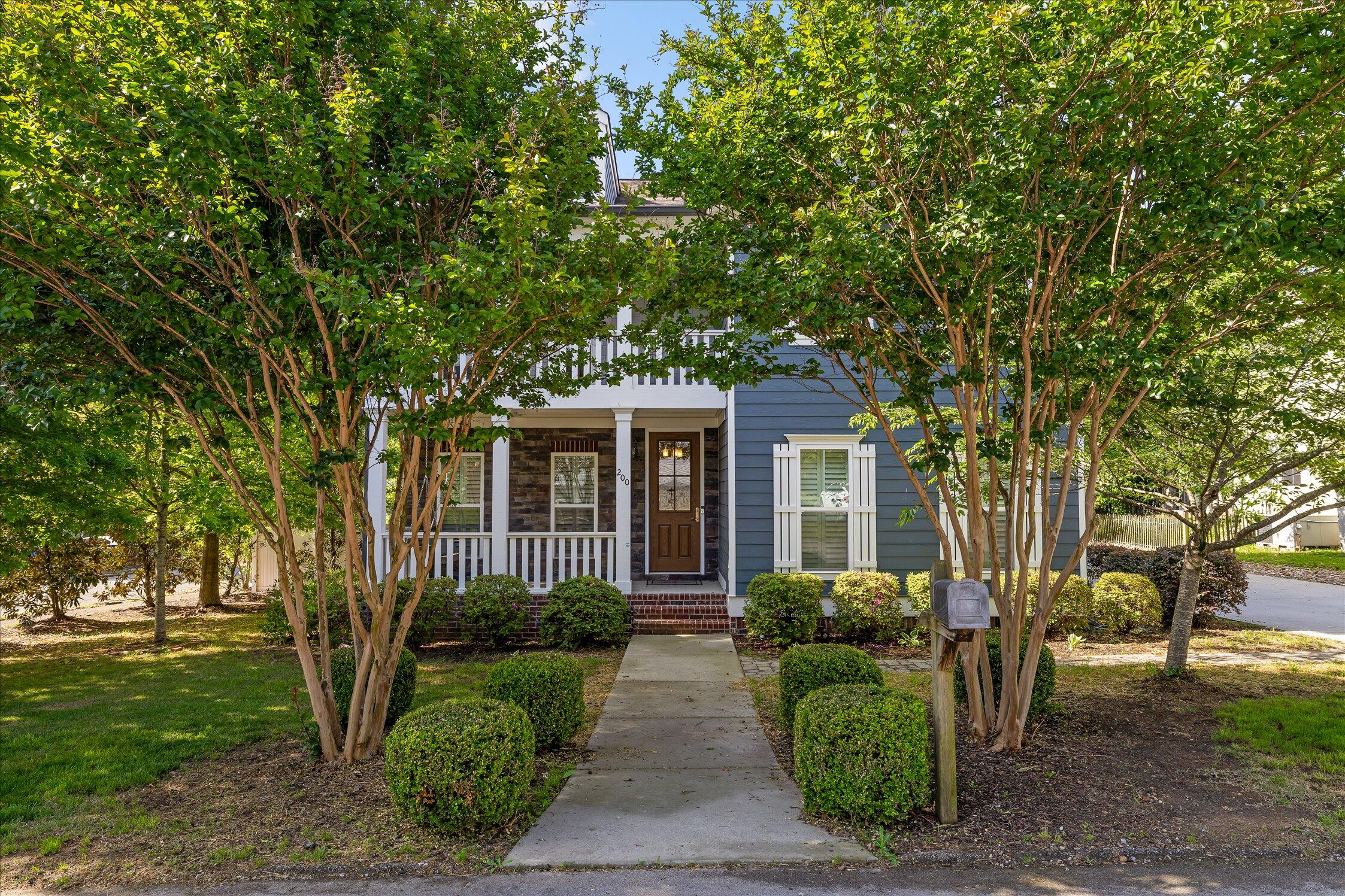 200 W Peak Street