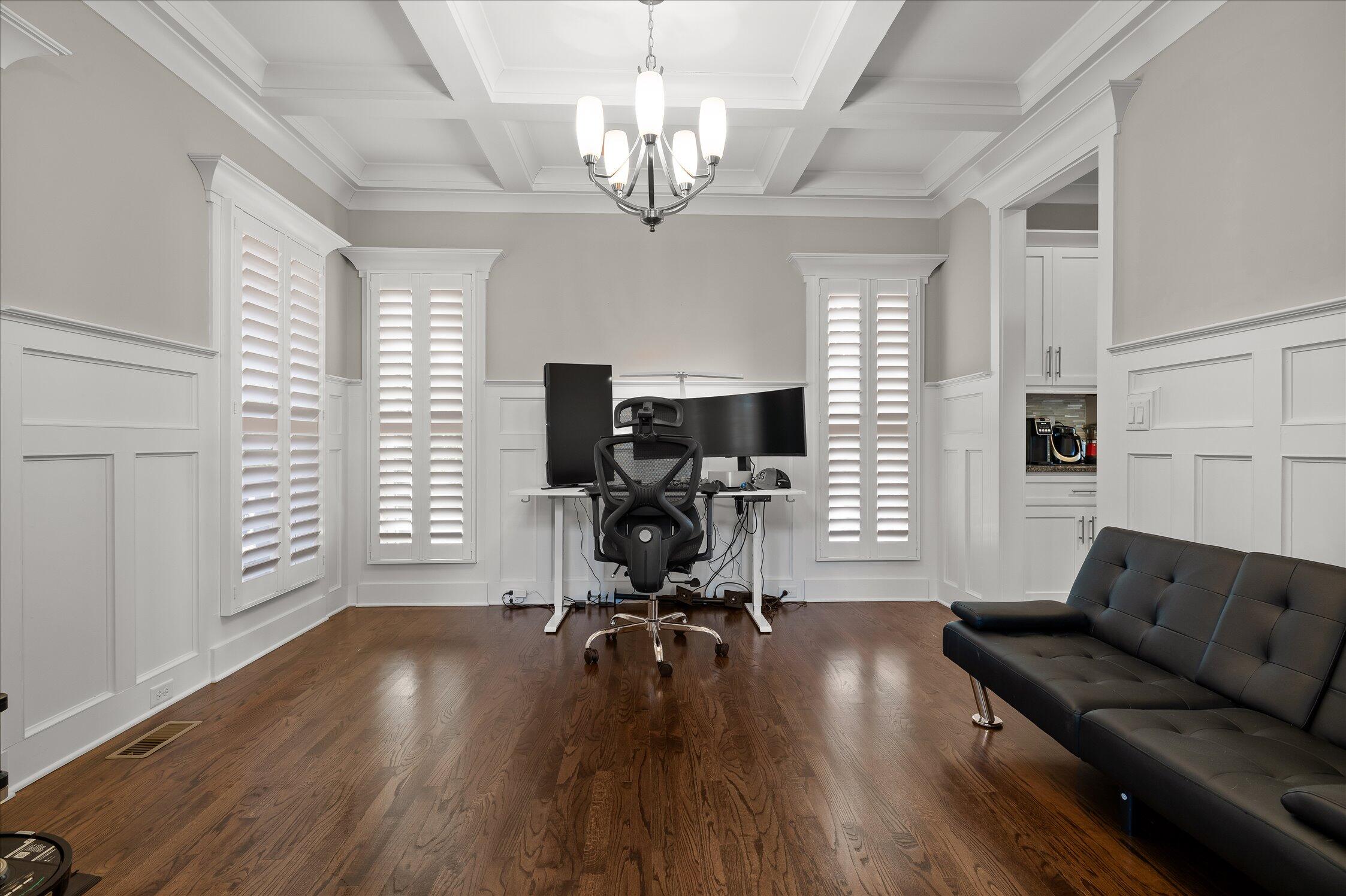 200 W Peak Street
