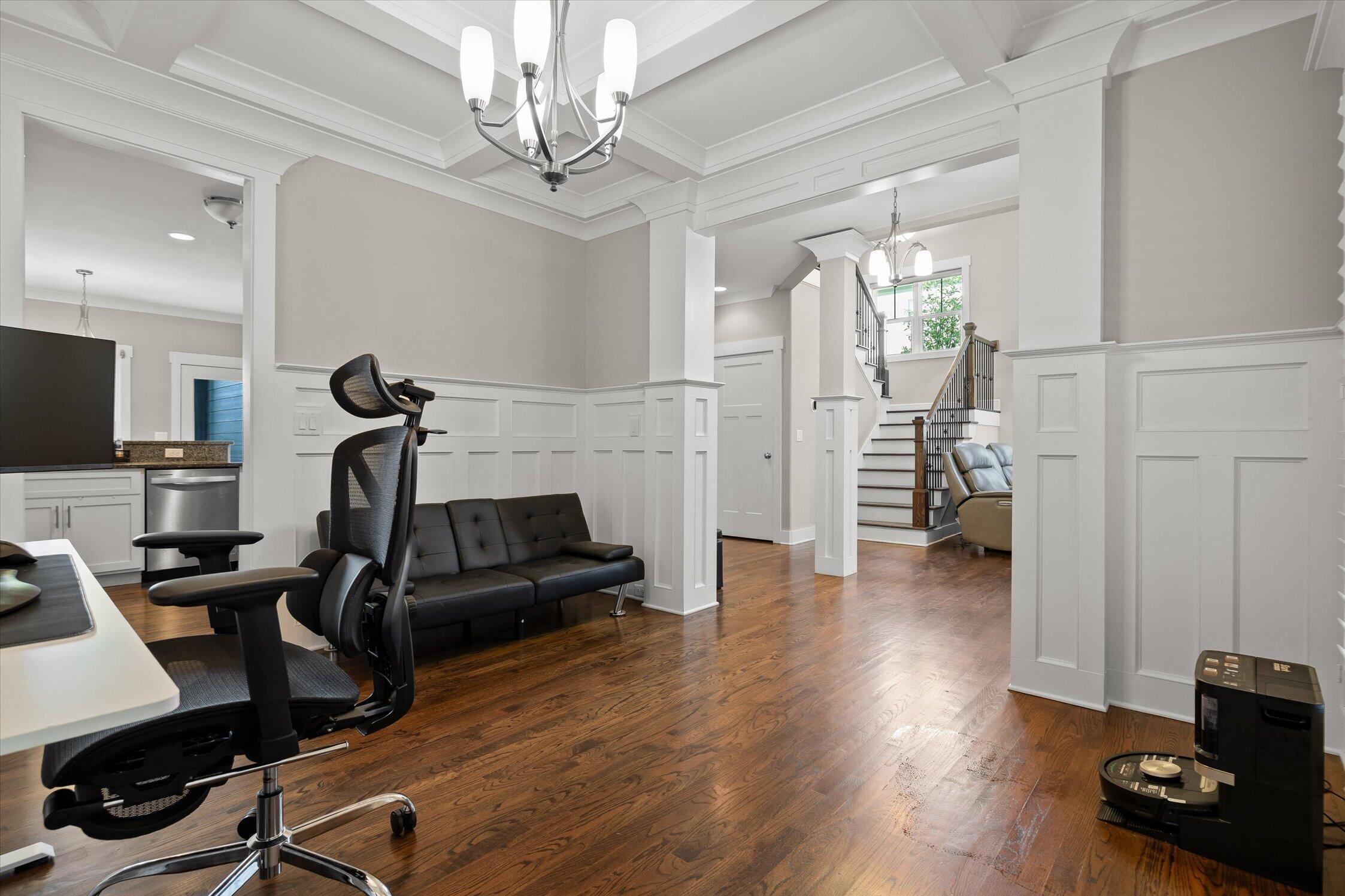 200 W Peak Street
