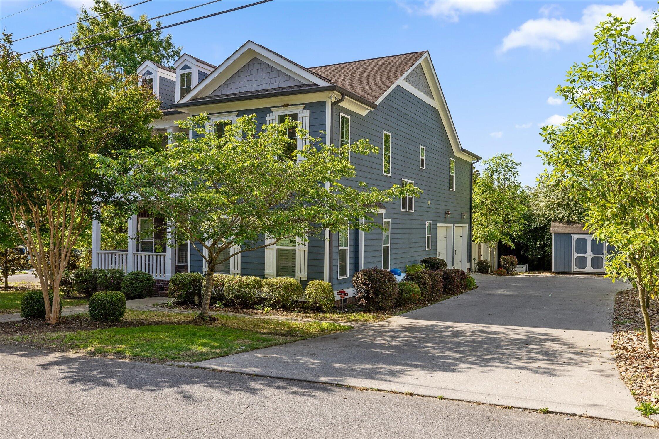 200 W Peak Street