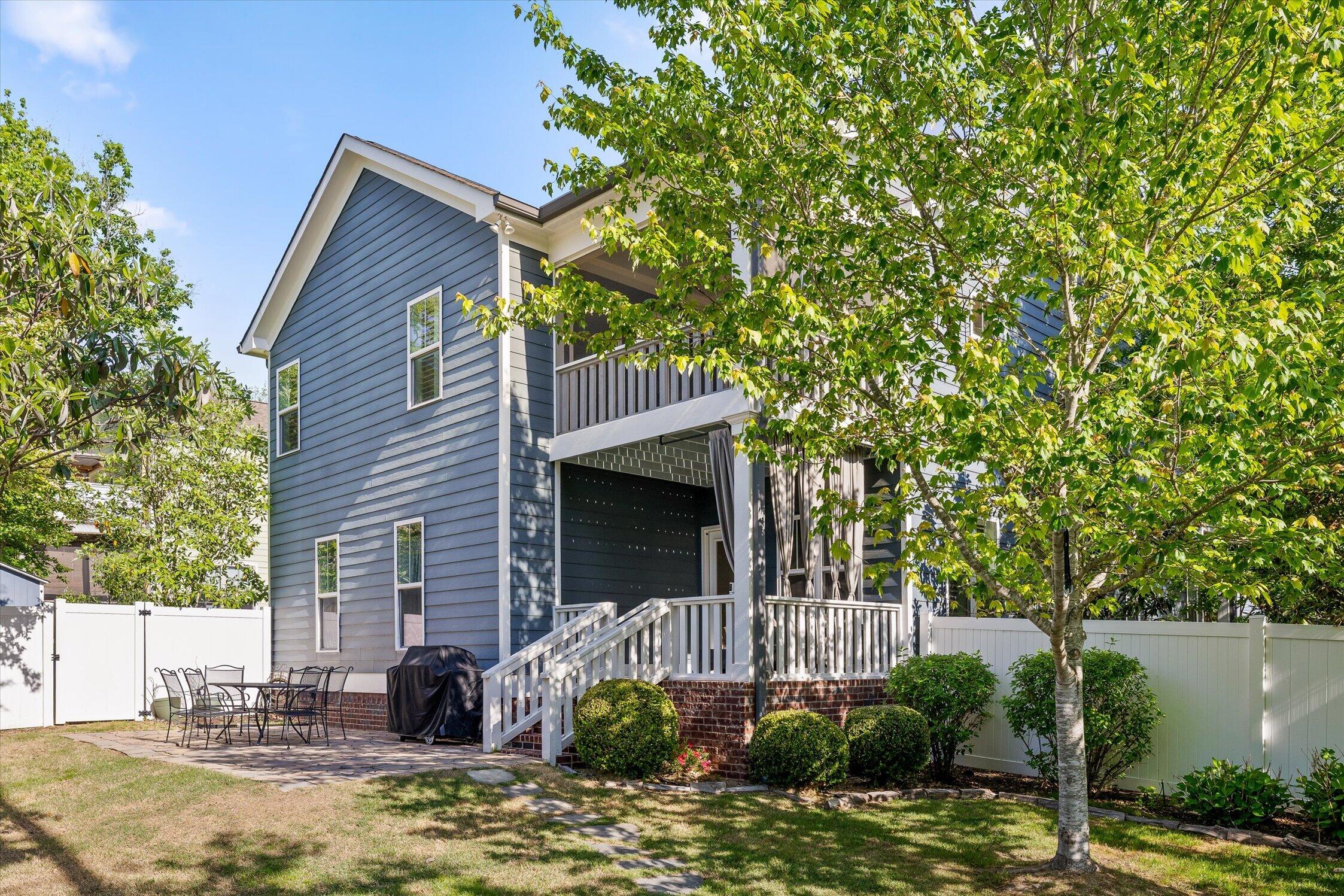 200 W Peak Street