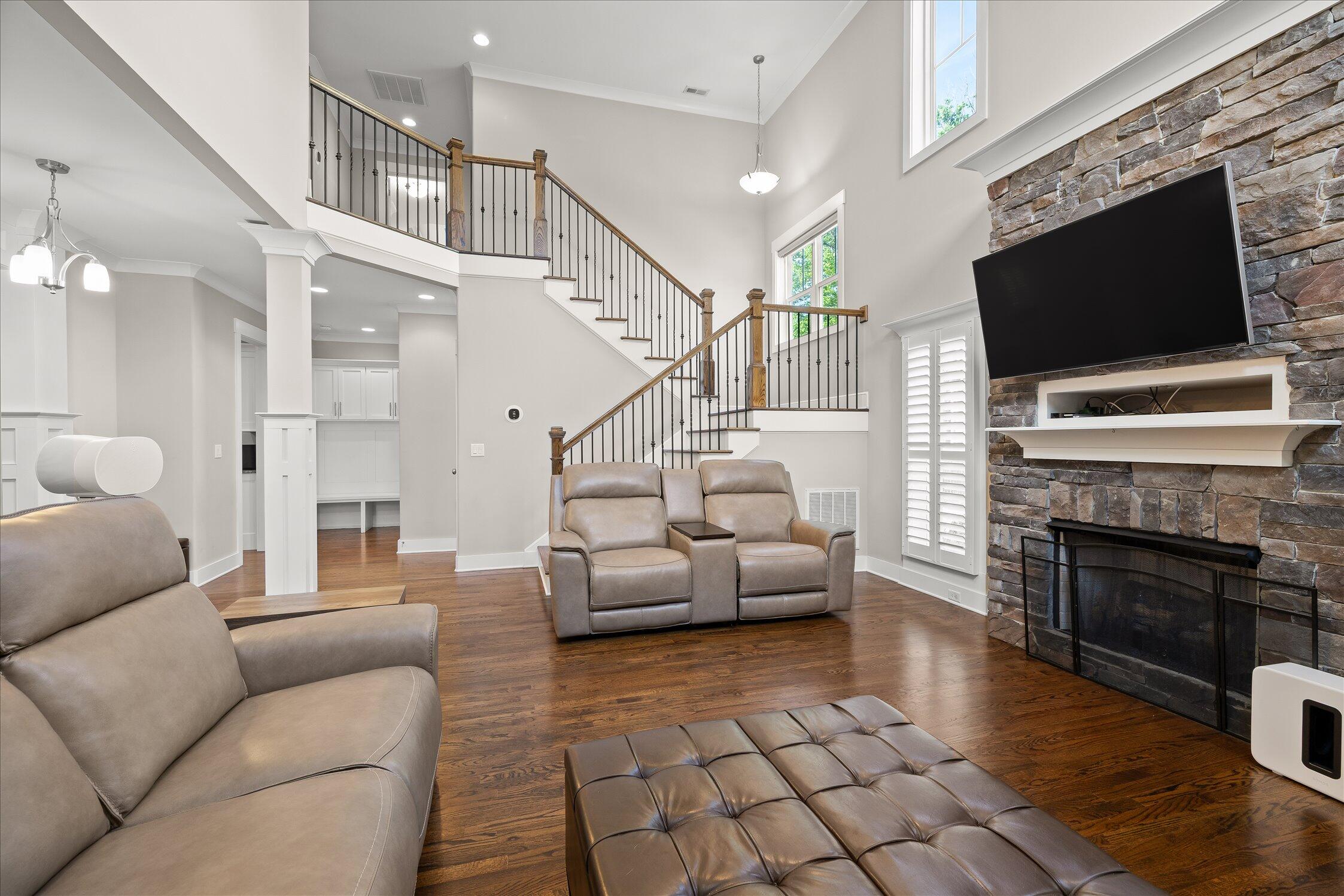 200 W Peak Street