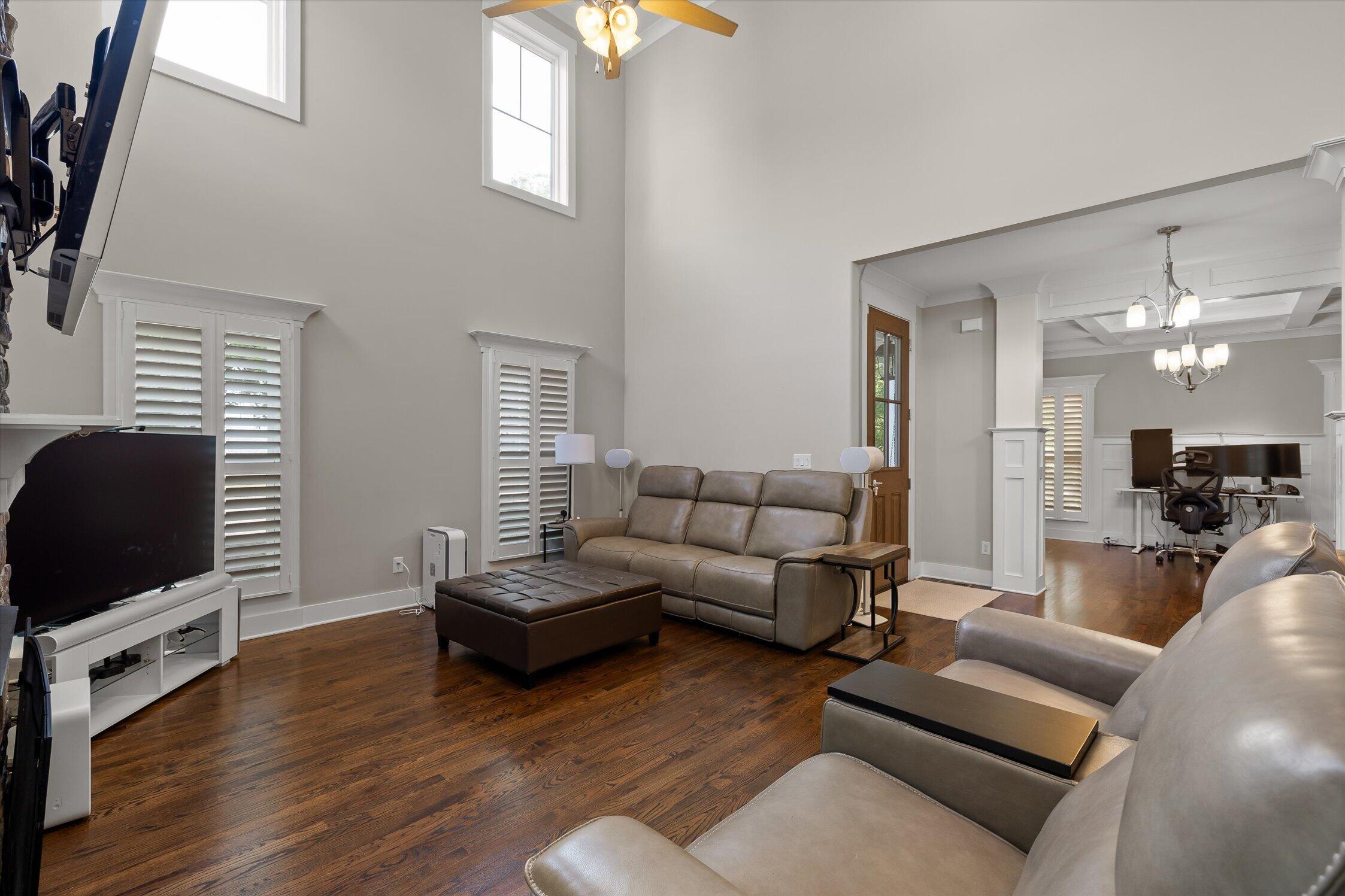200 W Peak Street