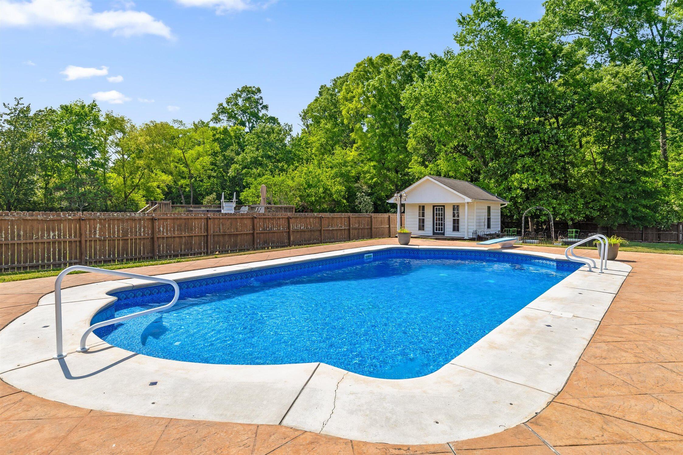 7743 Lynnle Way