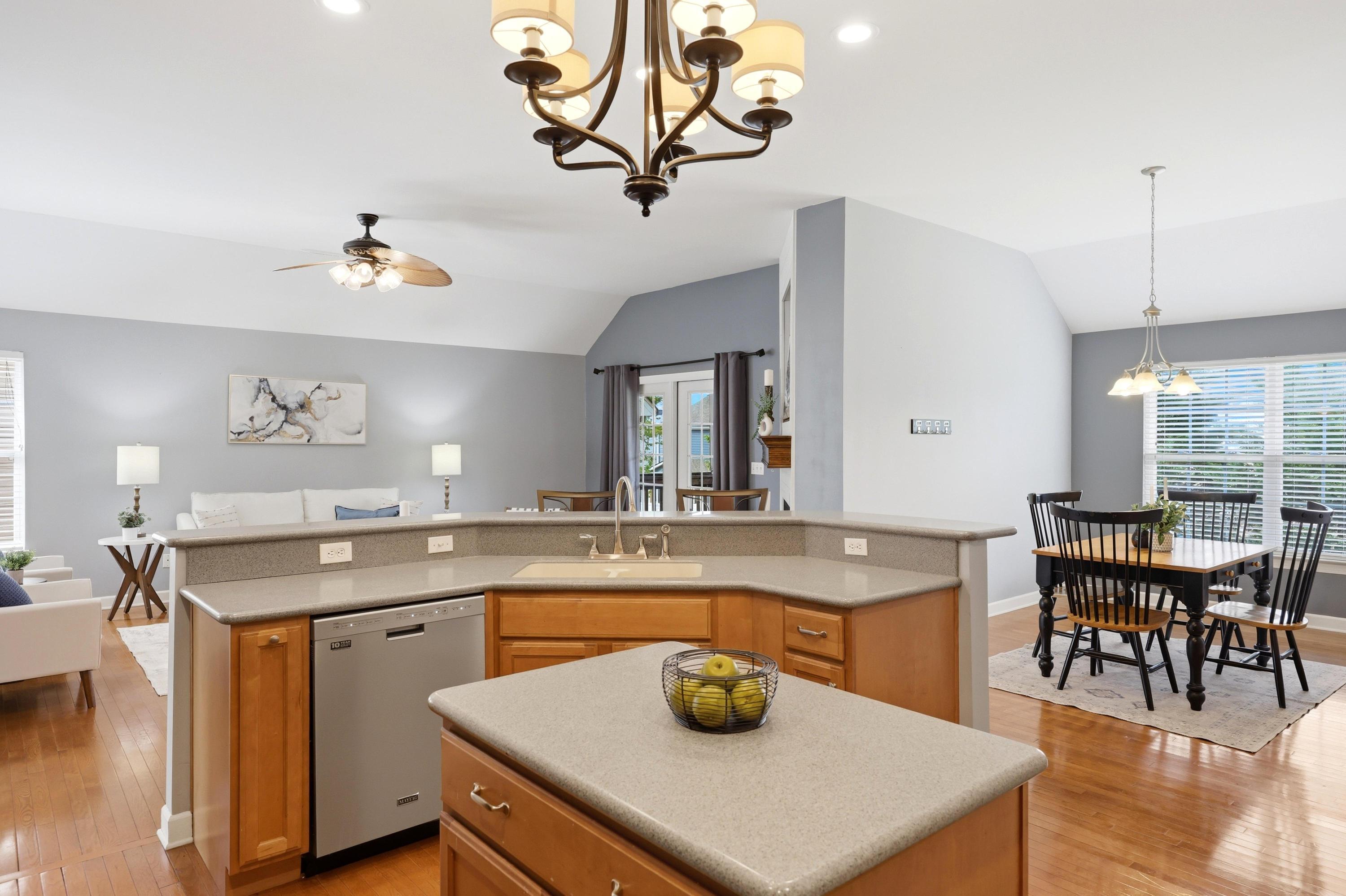 8475 Lexie Lane