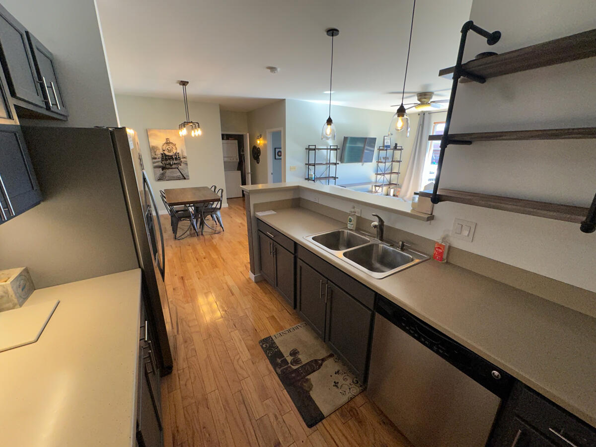 1609 Long Street, 205