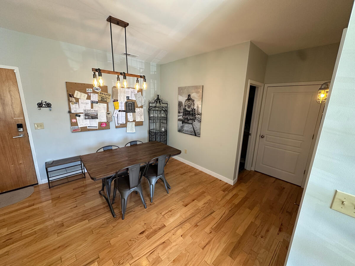 1609 Long Street, 205