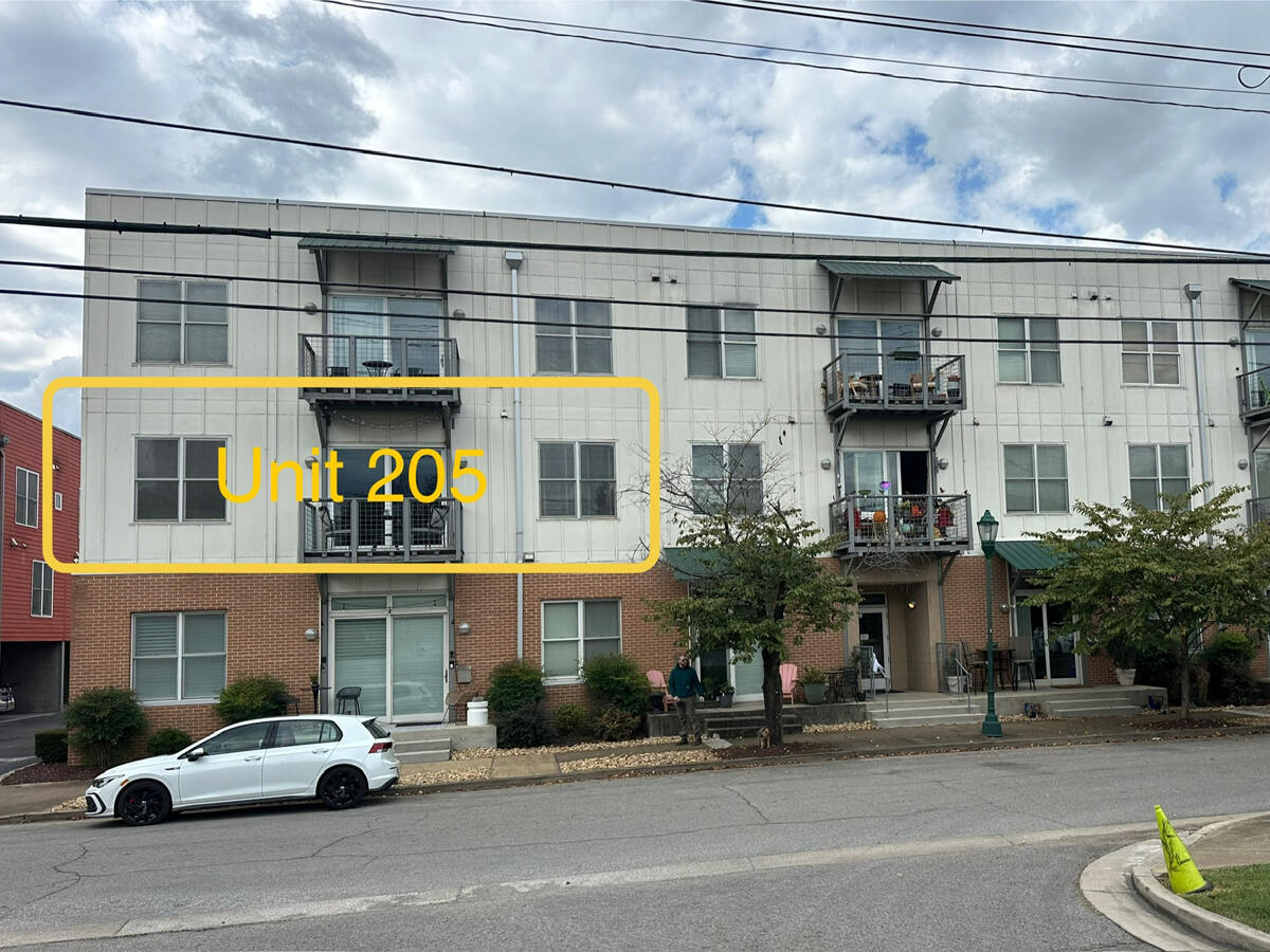 1609 Long Street, 205