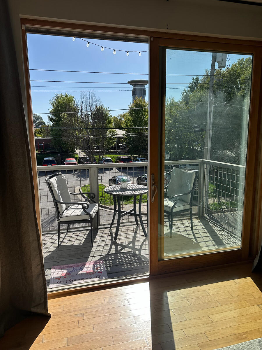 1609 Long Street, 205
