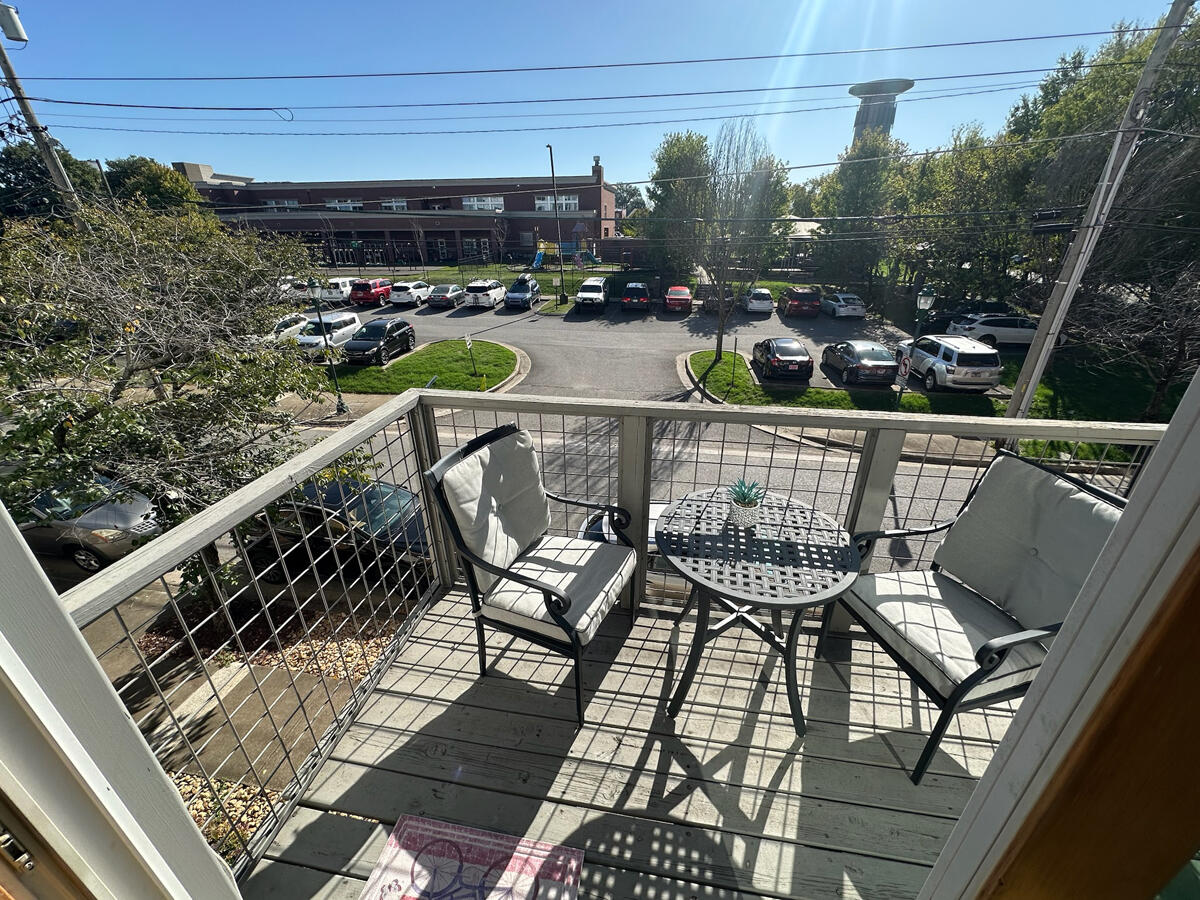 1609 Long Street, 205