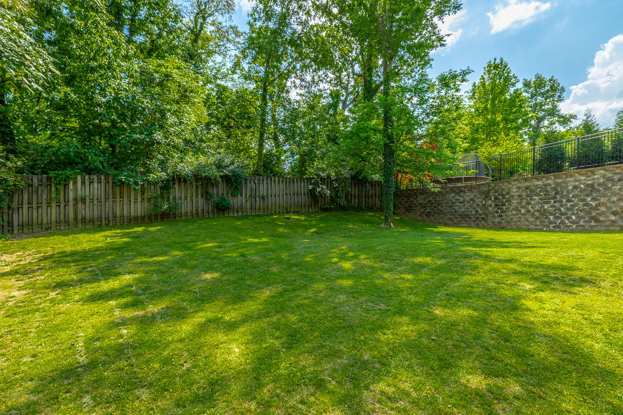 1206 E Dallas Road