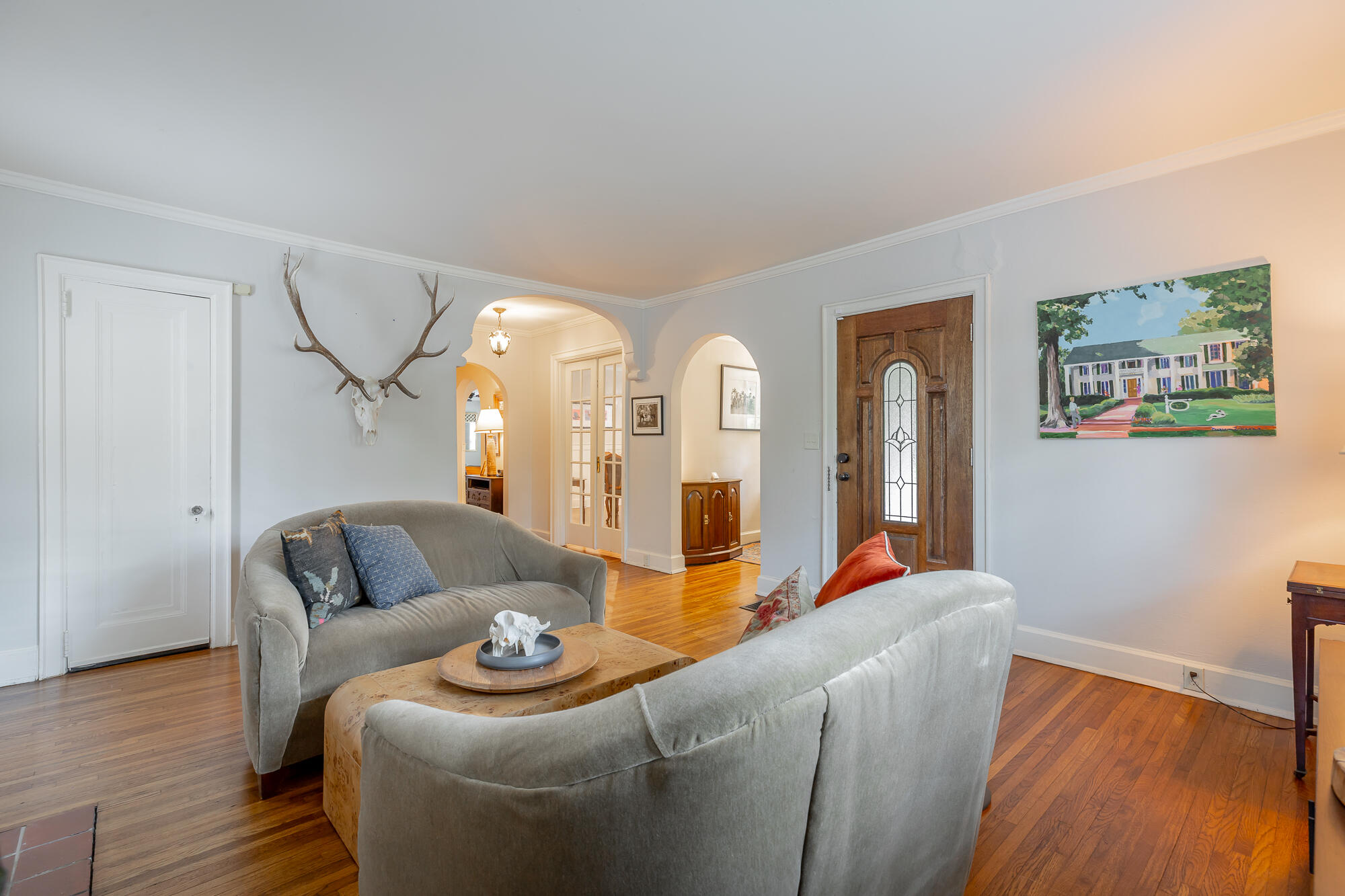 1206 E Dallas Road