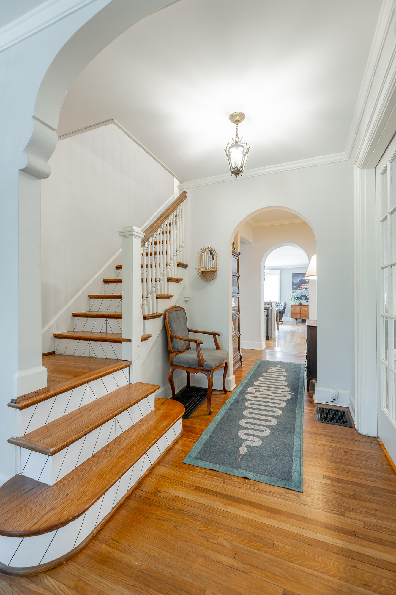1206 E Dallas Road