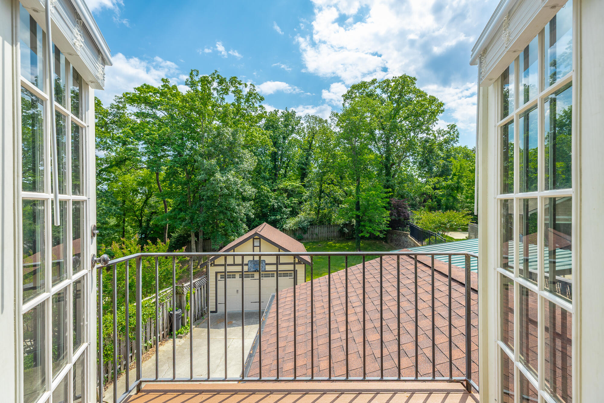 1206 E Dallas Road