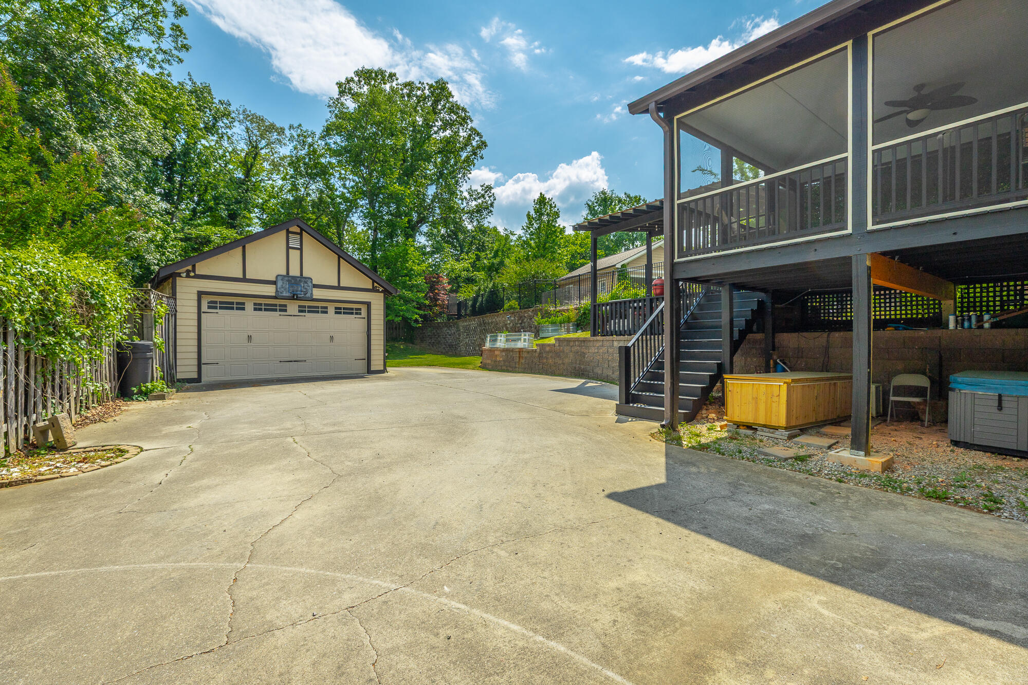 1206 E Dallas Road