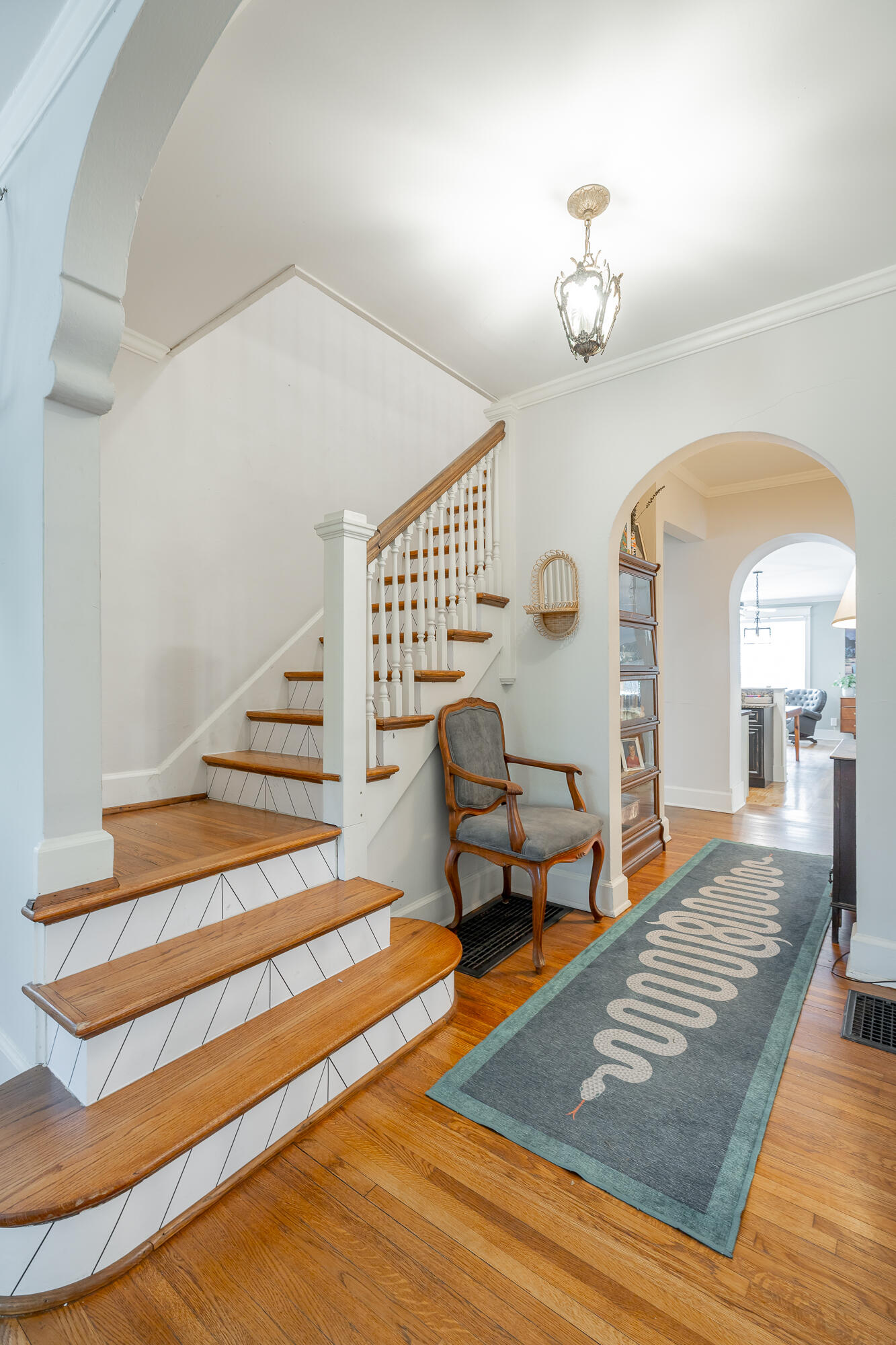 1206 E Dallas Road