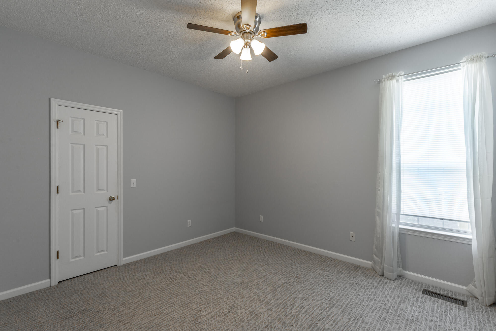 1615 Gunston Hall Road