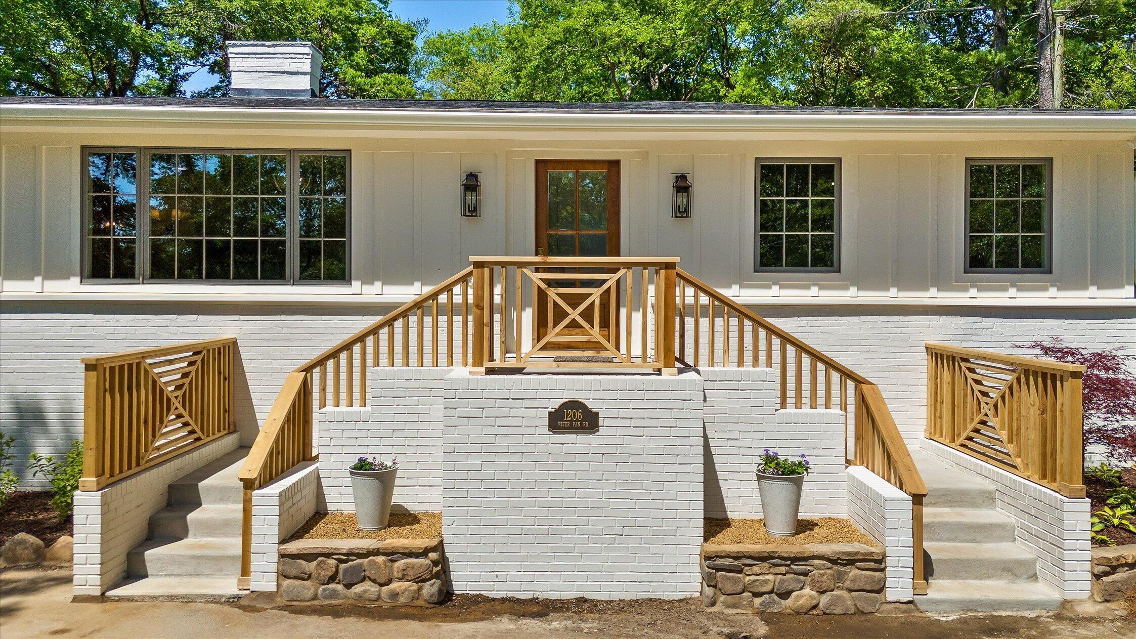 1206 Peter Pan Road