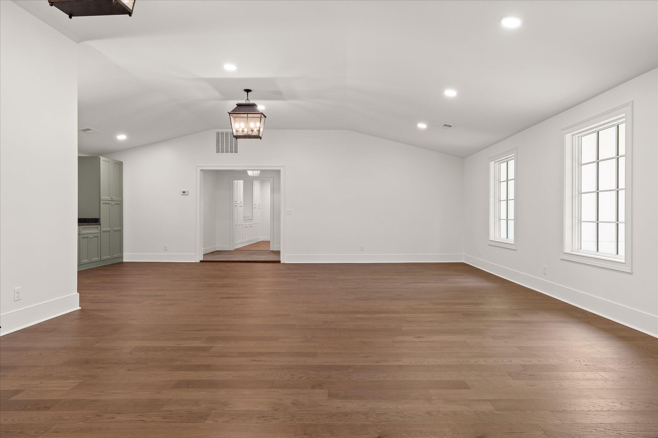 1206 Peter Pan Road